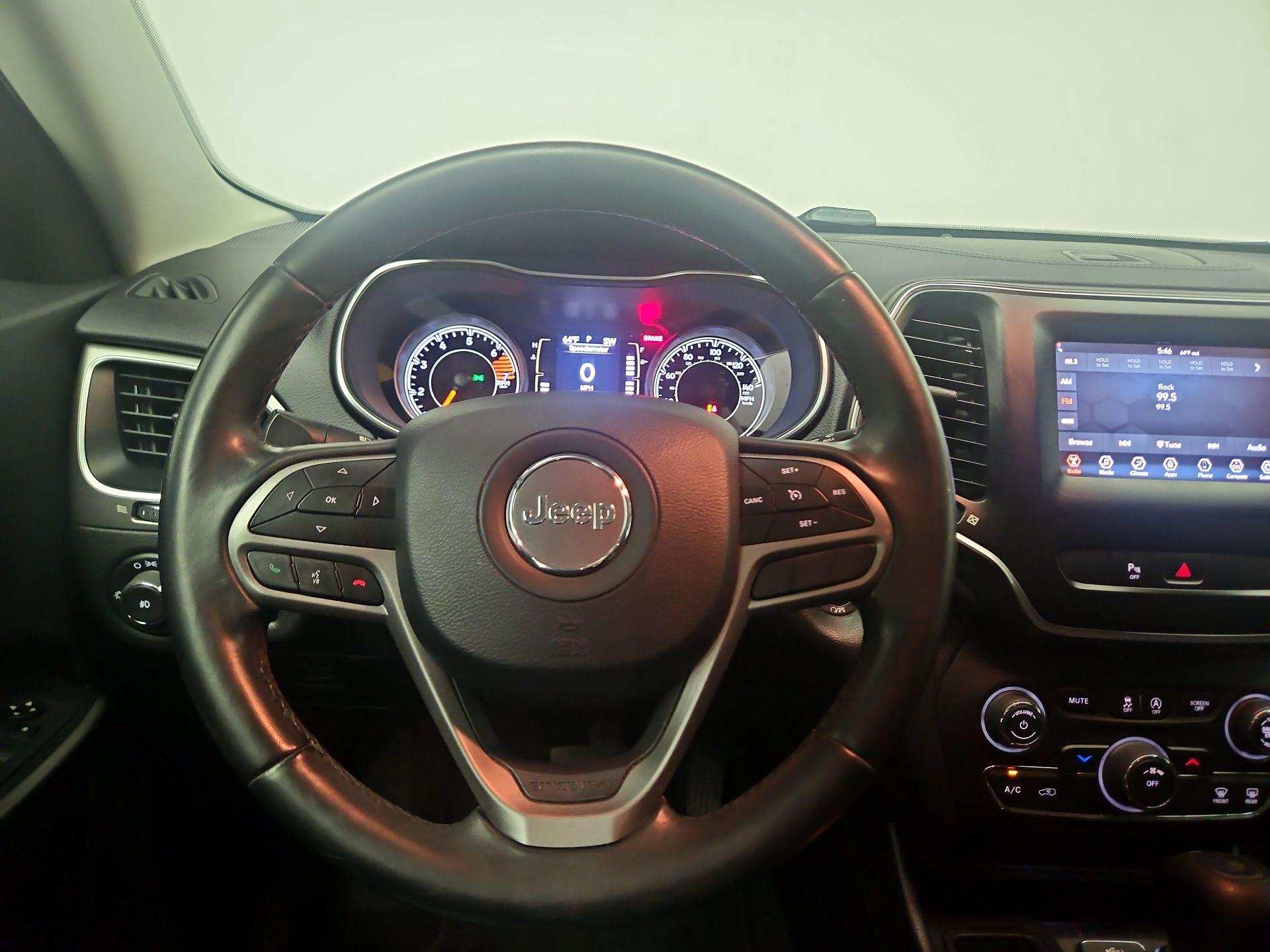 Thumbnail: 2020 Jeep Cherokee - 10