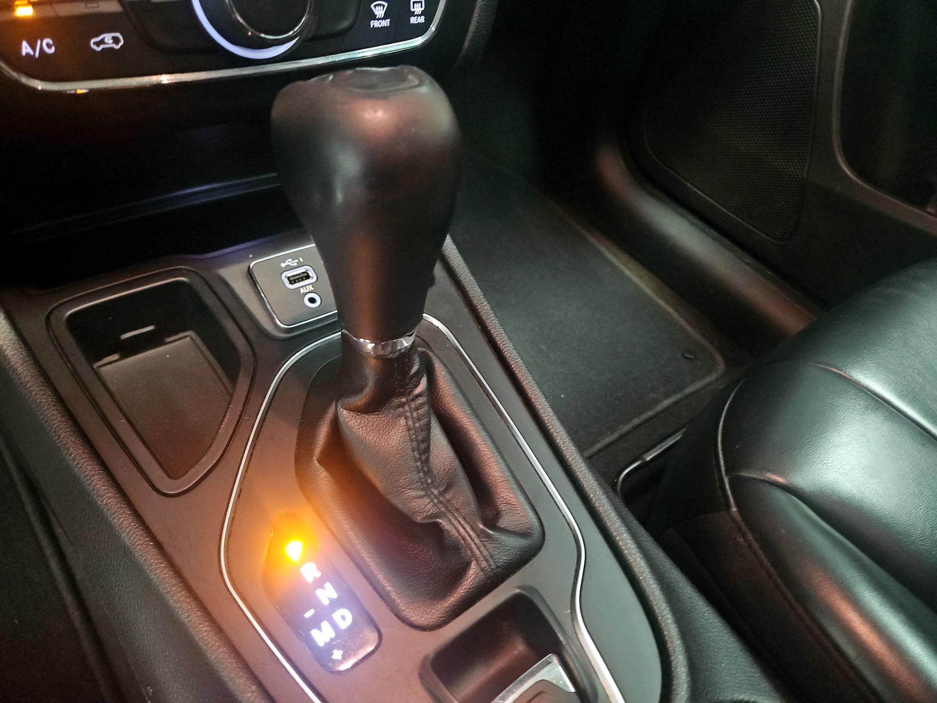 Thumbnail: 2020 Jeep Cherokee - 17