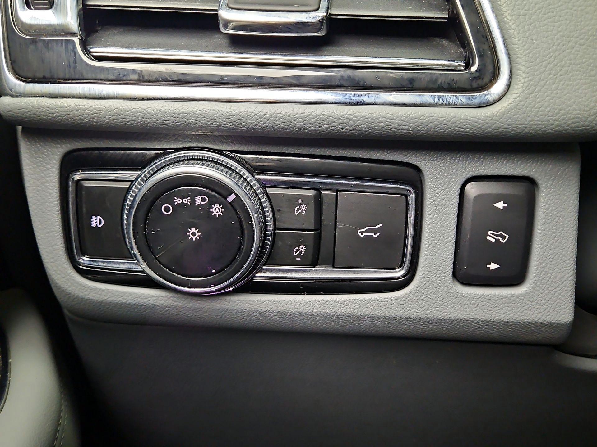 Thumbnail: 2019 Lincoln Navigator - 13