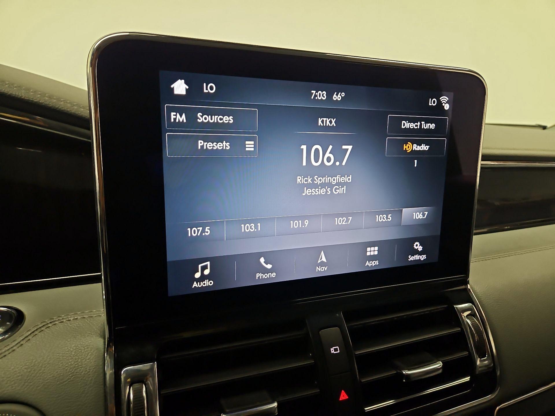 Thumbnail: 2019 Lincoln Navigator - 16