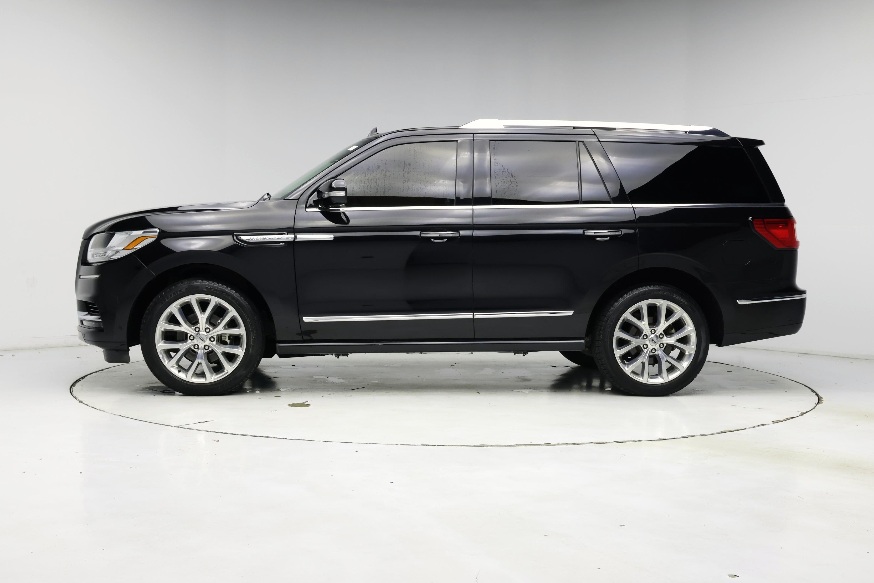 Thumbnail: 2019 Lincoln Navigator - 3