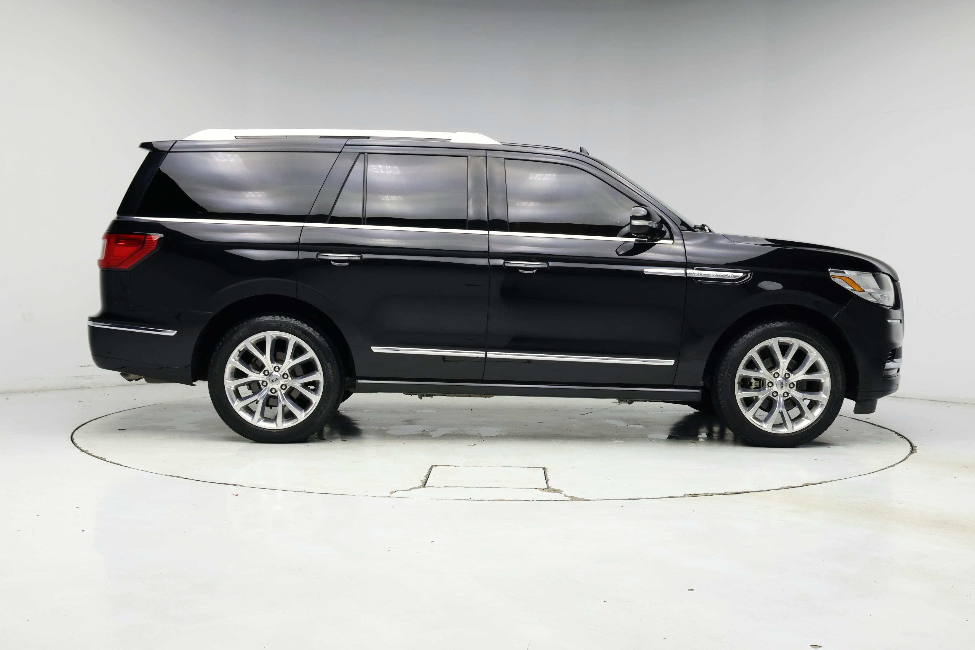 Thumbnail: 2019 Lincoln Navigator - 7