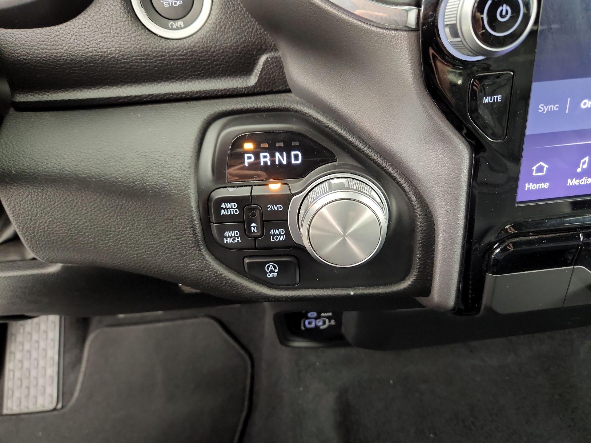 Thumbnail: 2025 RAM 1500 - 17