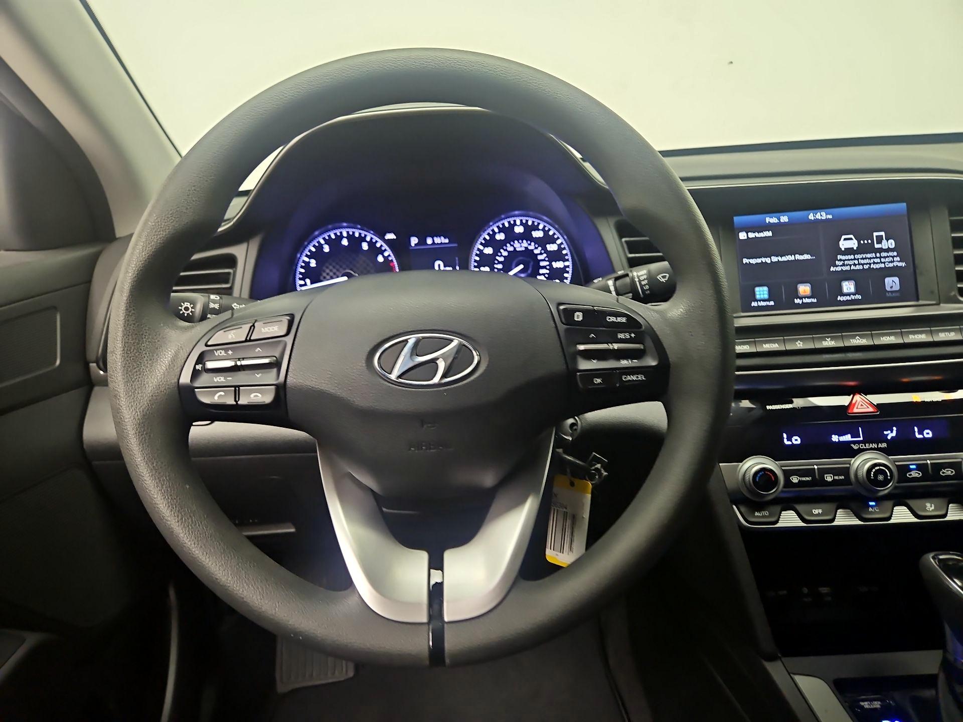 Thumbnail: 2020 Hyundai Elantra - 10