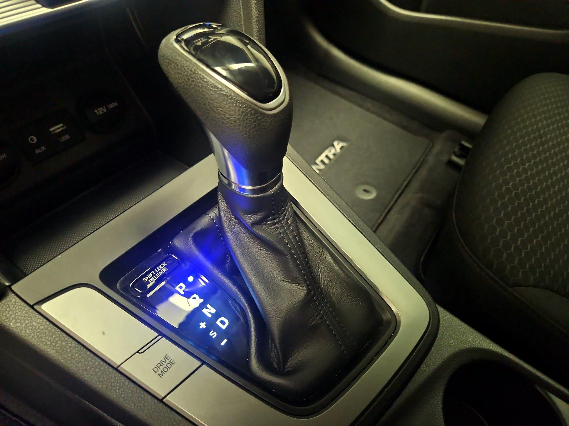 Thumbnail: 2020 Hyundai Elantra - 16