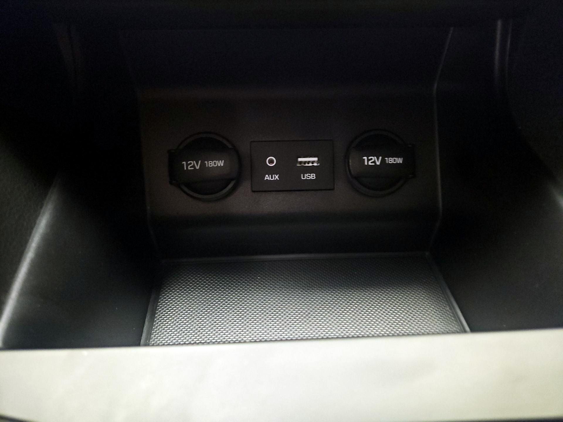 Thumbnail: 2020 Hyundai Elantra - 17