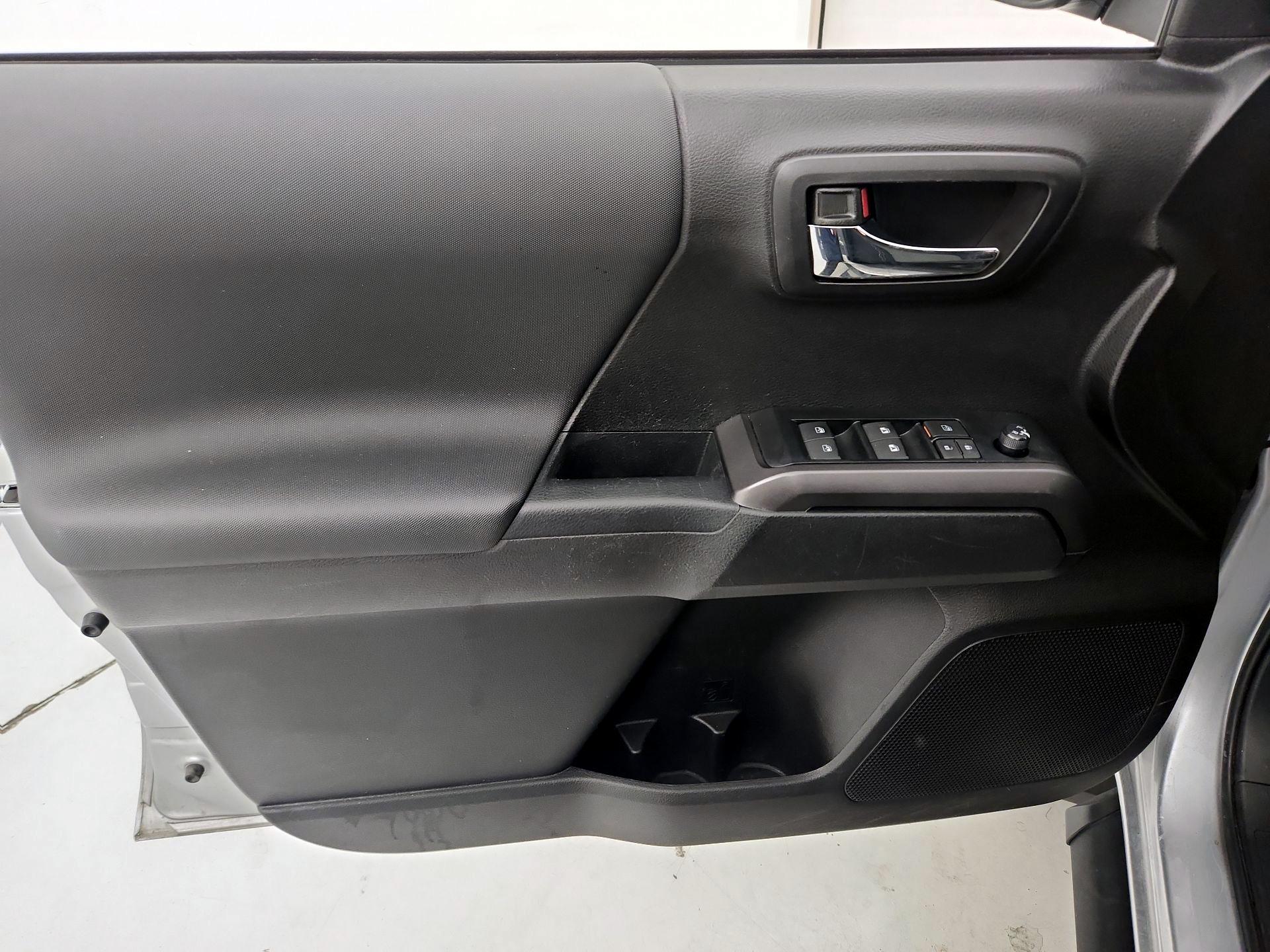 Thumbnail: 2023 Toyota Tacoma - 12