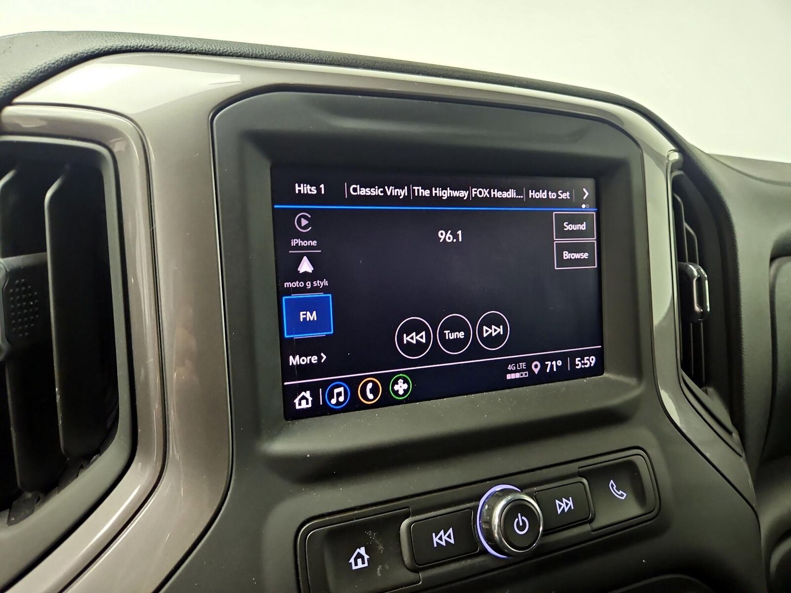 2024 Chevrolet Silverado 1500 Custom - Photo 17