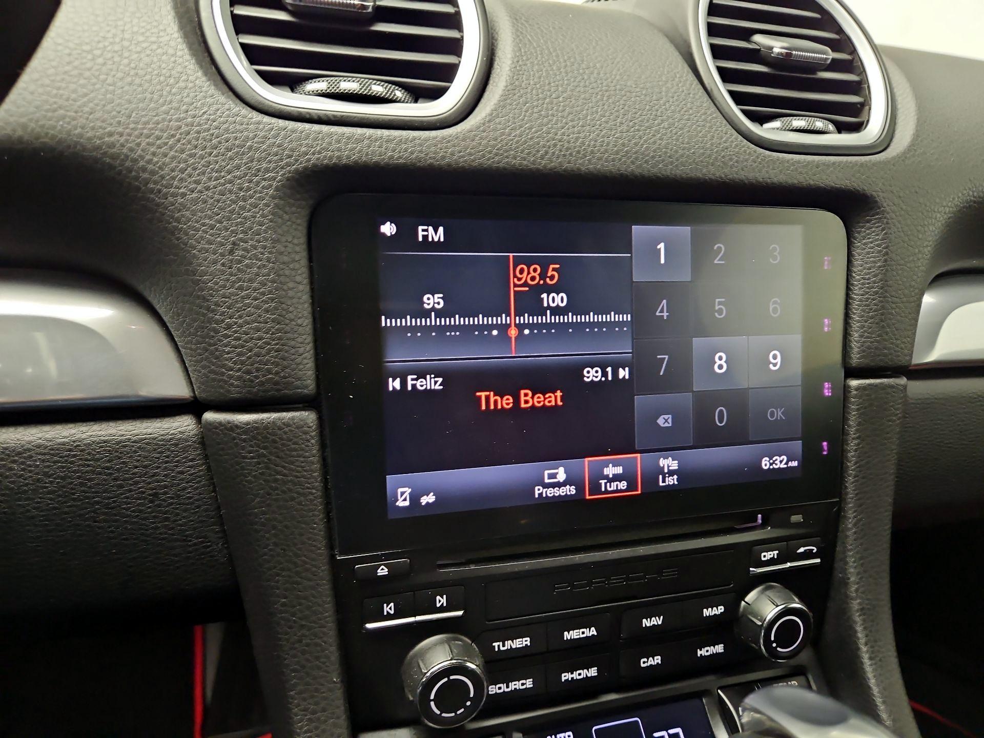 Thumbnail: 2017 Porsche 718 Boxster - 15