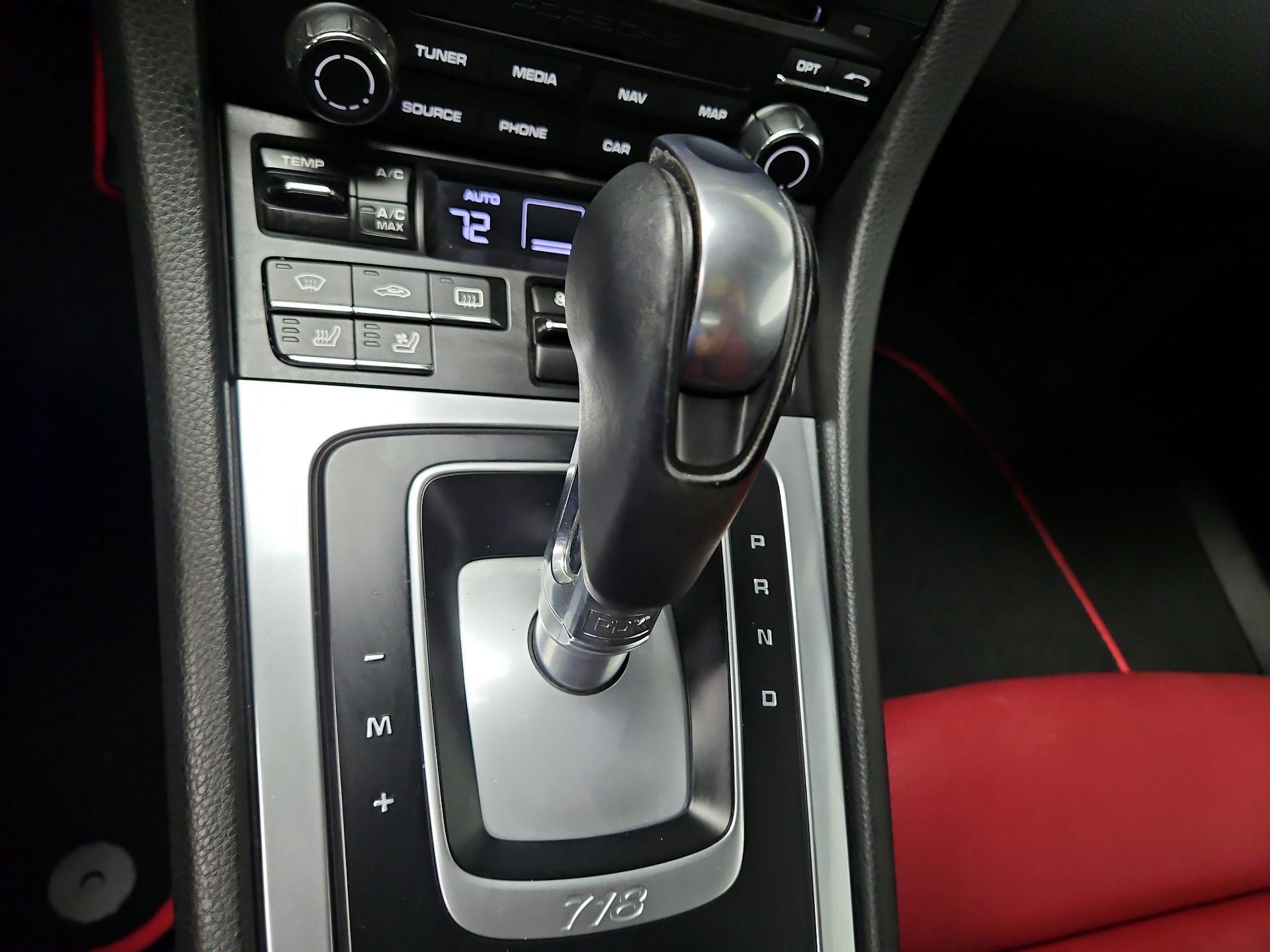 Thumbnail: 2017 Porsche 718 Boxster - 17