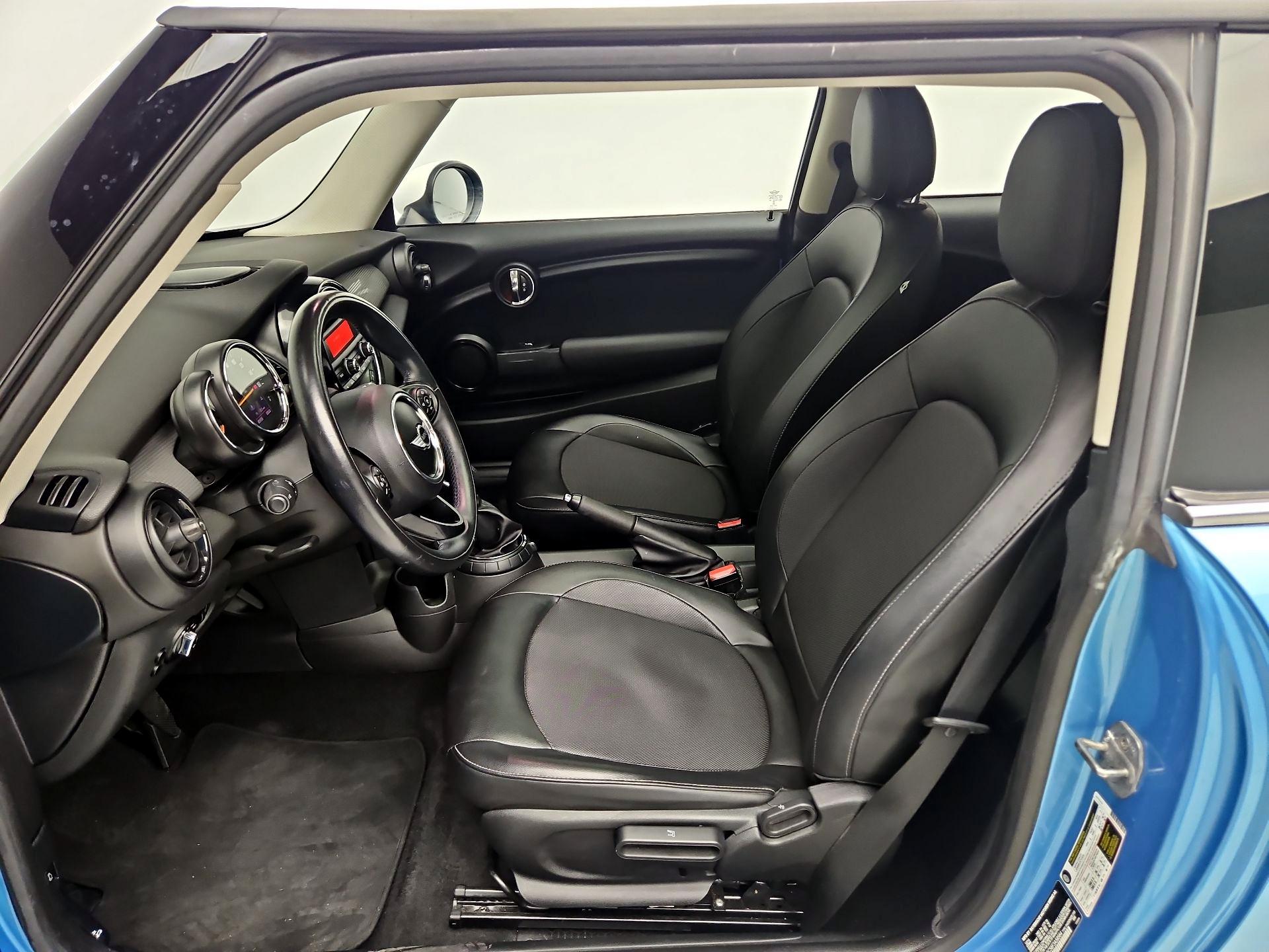 Thumbnail: 2015 MINI Cooper Hardtop - 11