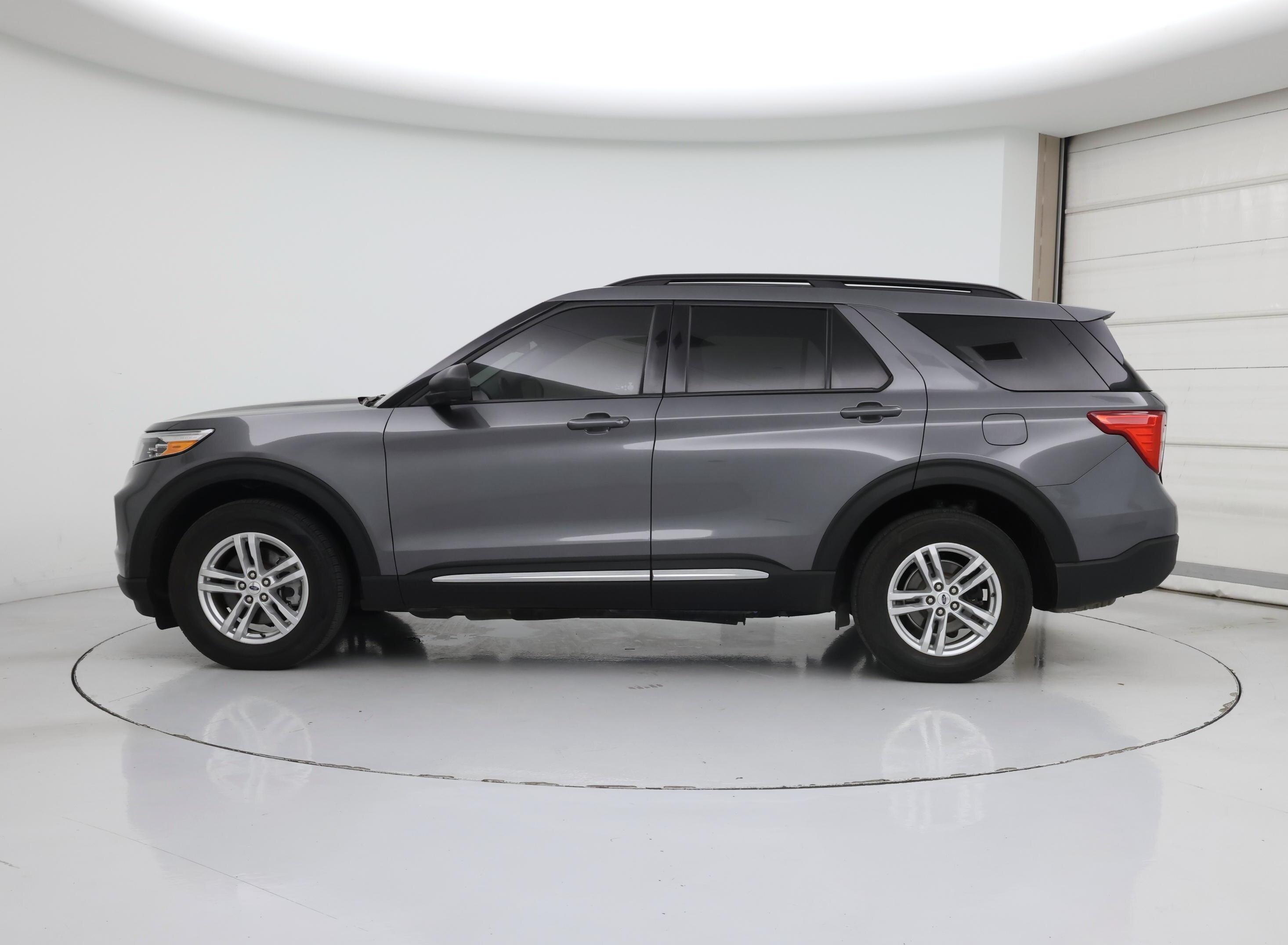 Thumbnail: 2023 Ford Explorer - 3