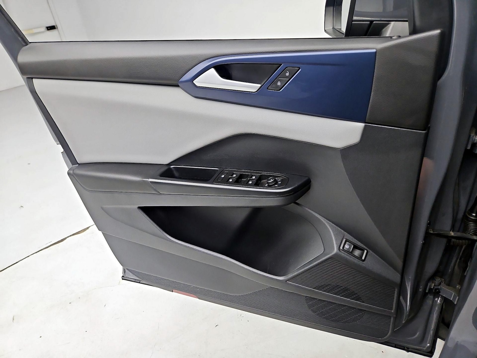 2023 Volkswagen Taos SE - Photo 13