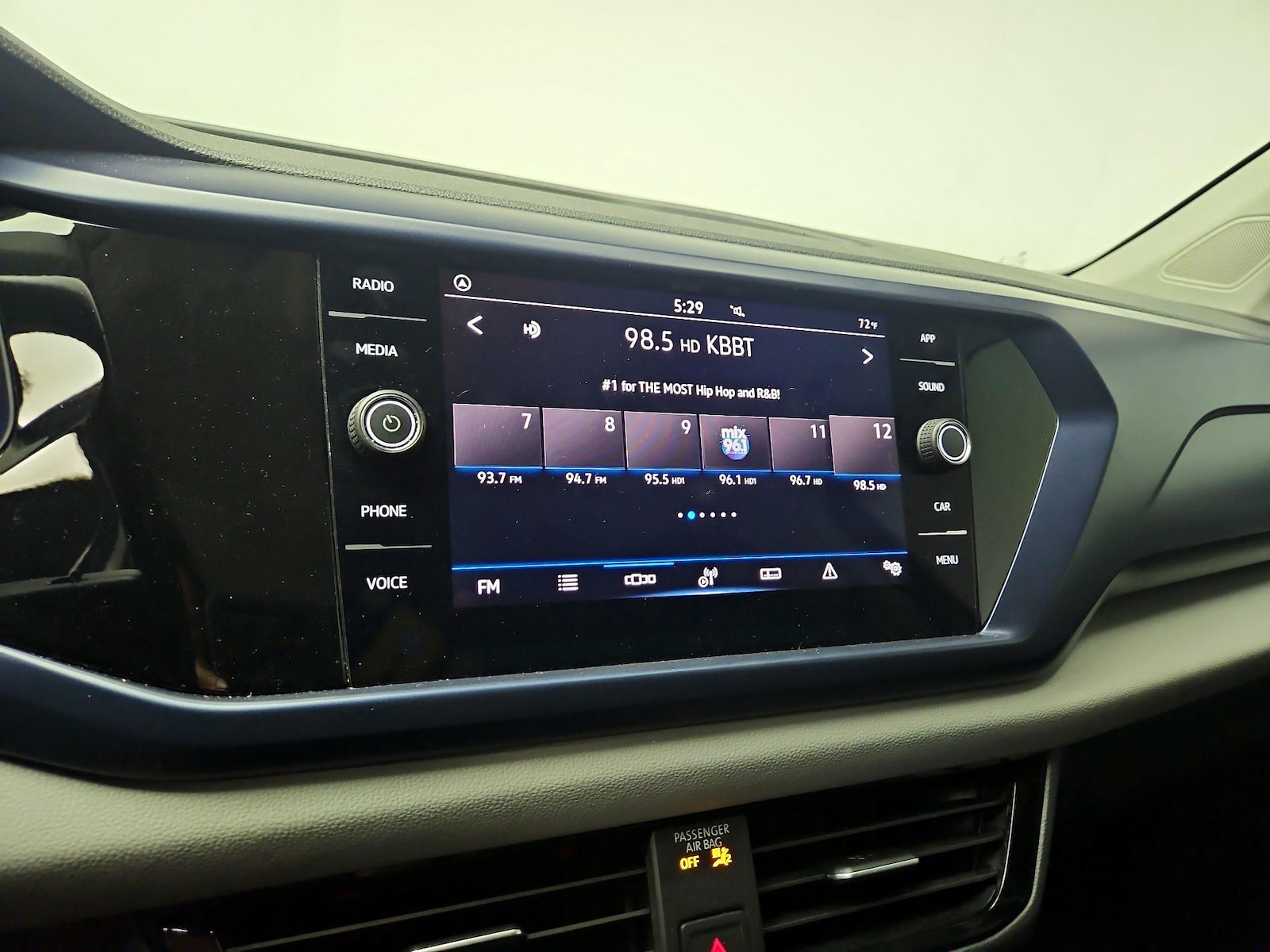 2023 Volkswagen Taos SE - Photo 16