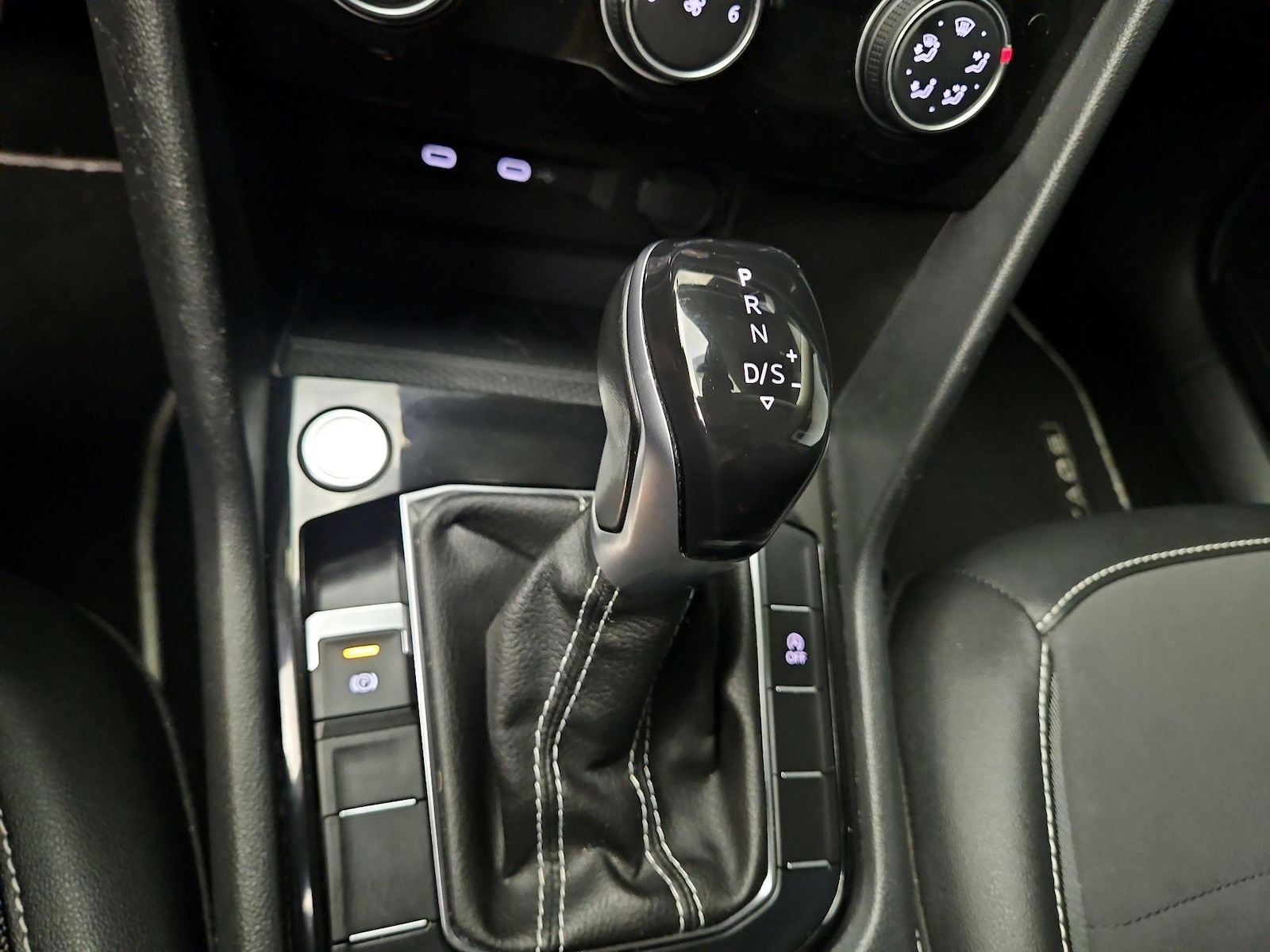 2023 Volkswagen Taos SE - Photo 18