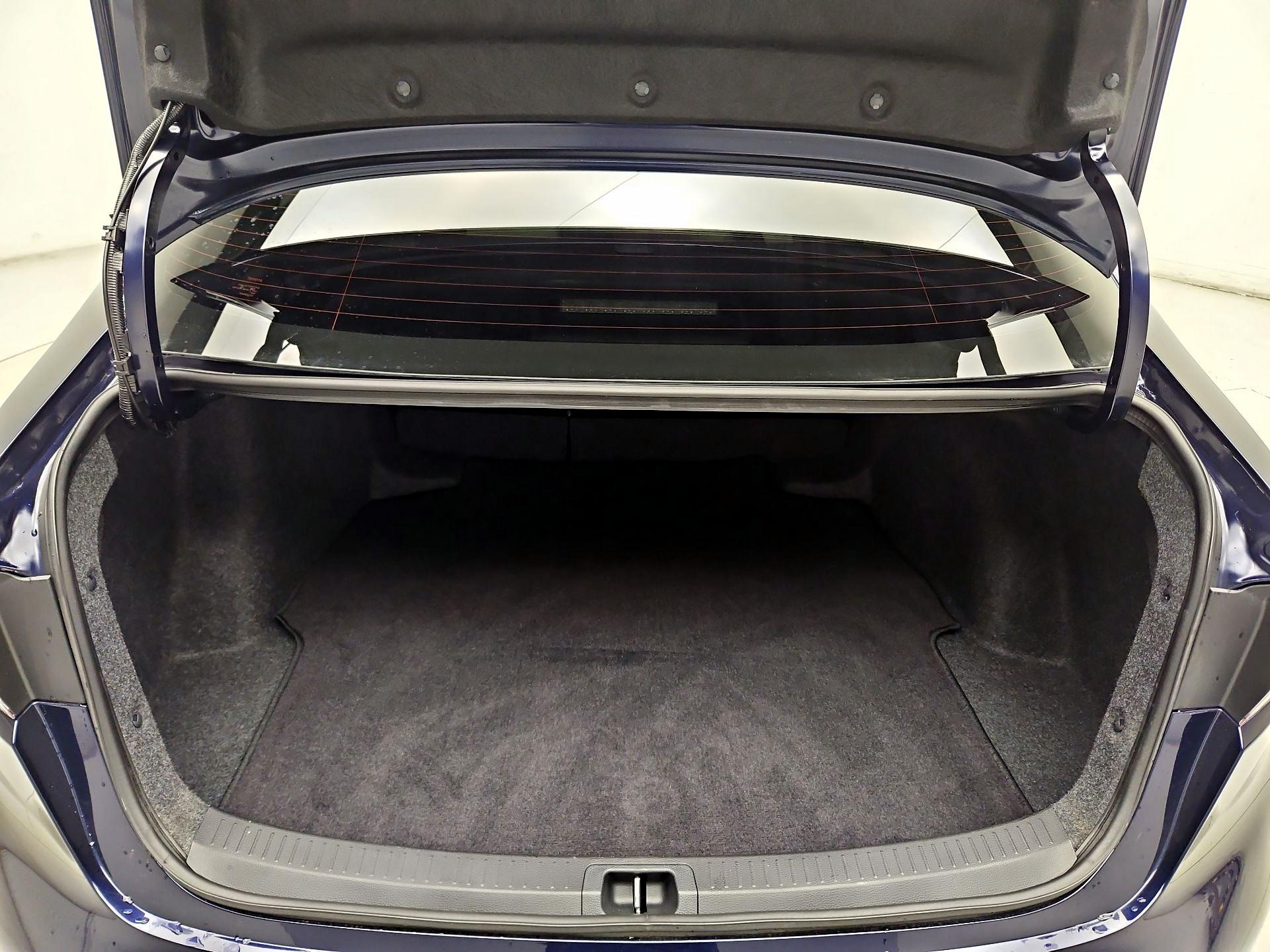 Thumbnail: 2025 Toyota Corolla - 18