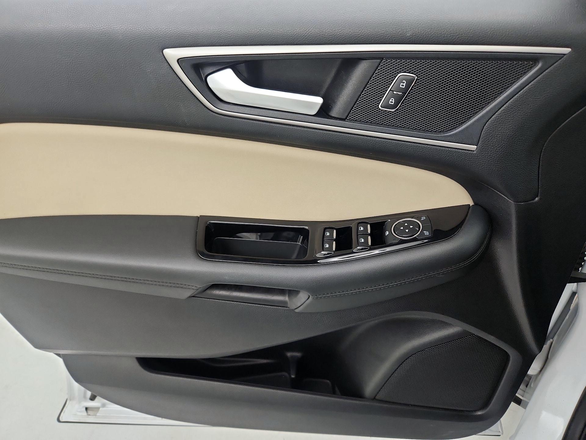 Thumbnail: 2020 Ford Edge - 12