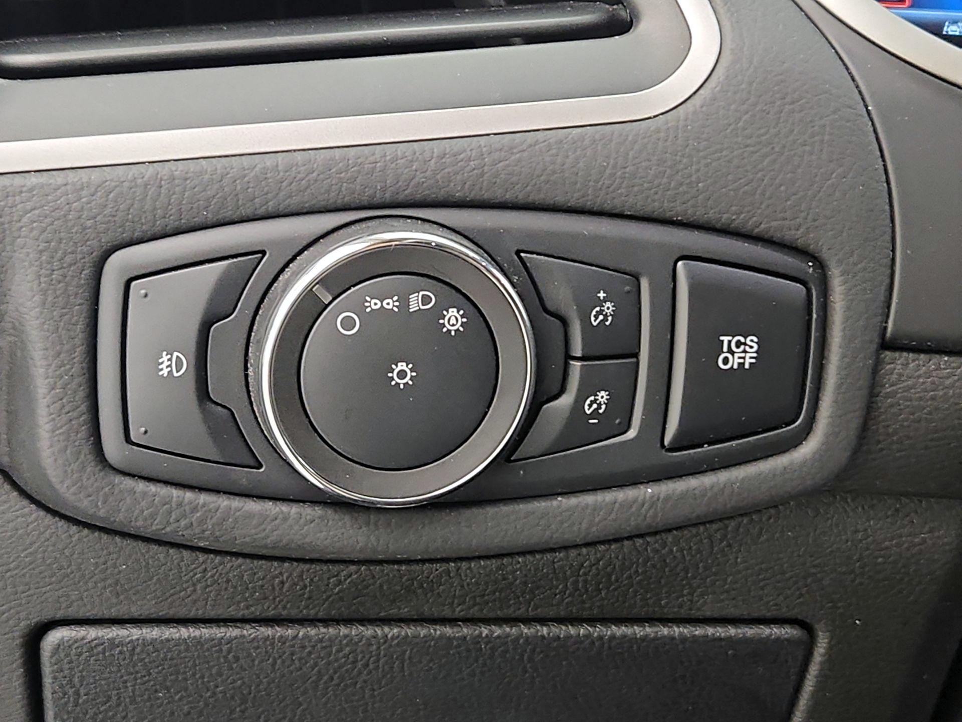 Thumbnail: 2020 Ford Edge - 13