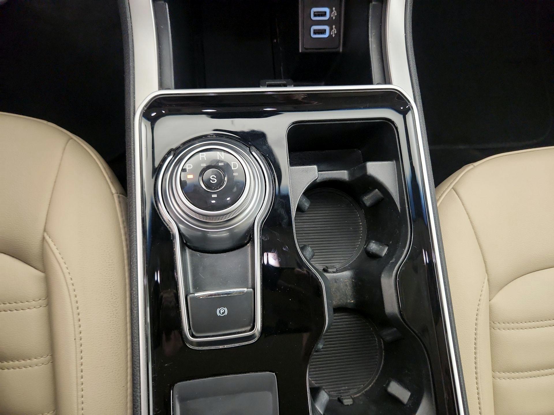 Thumbnail: 2020 Ford Edge - 18