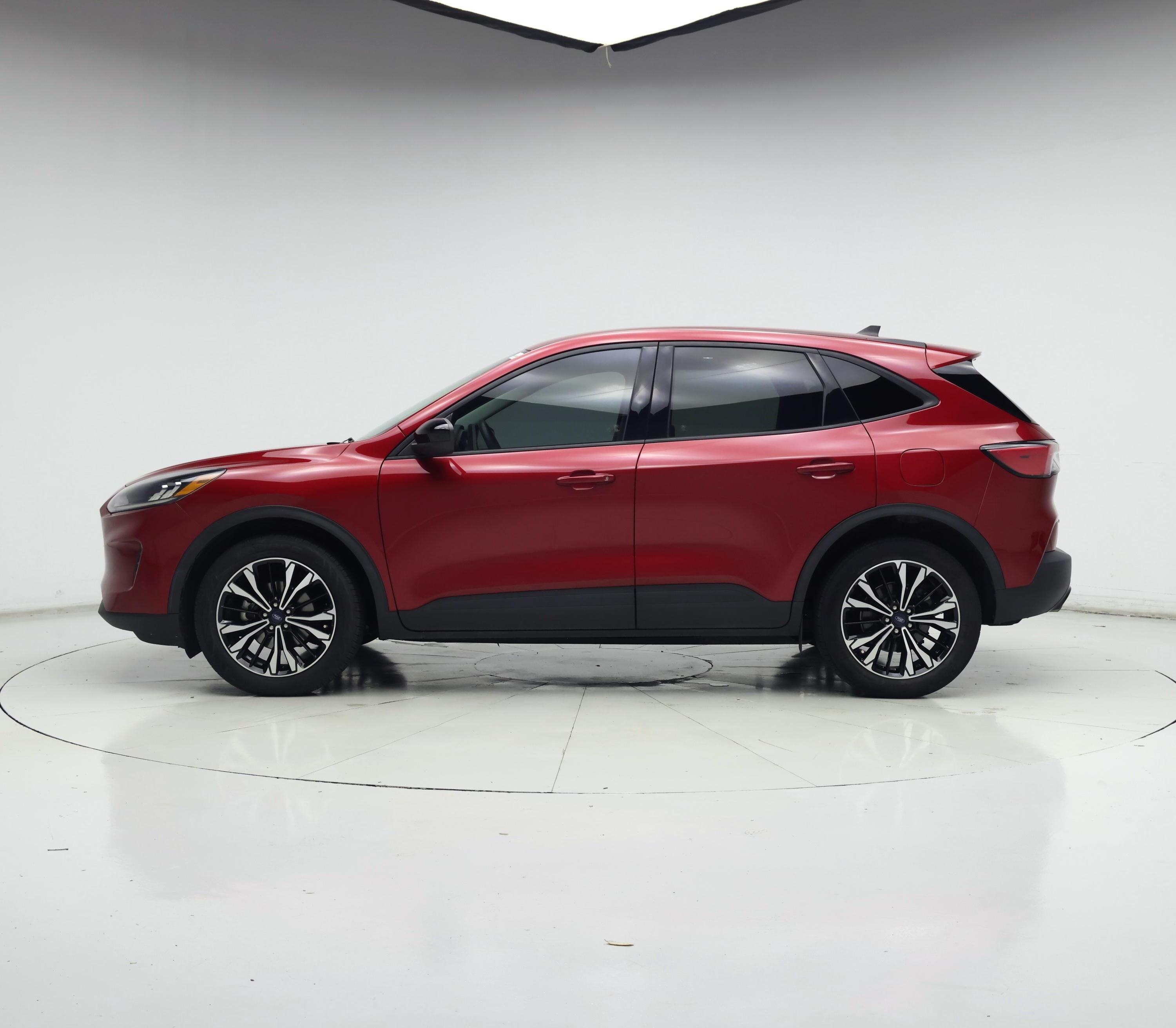 Thumbnail: 2021 Ford Escape - 3