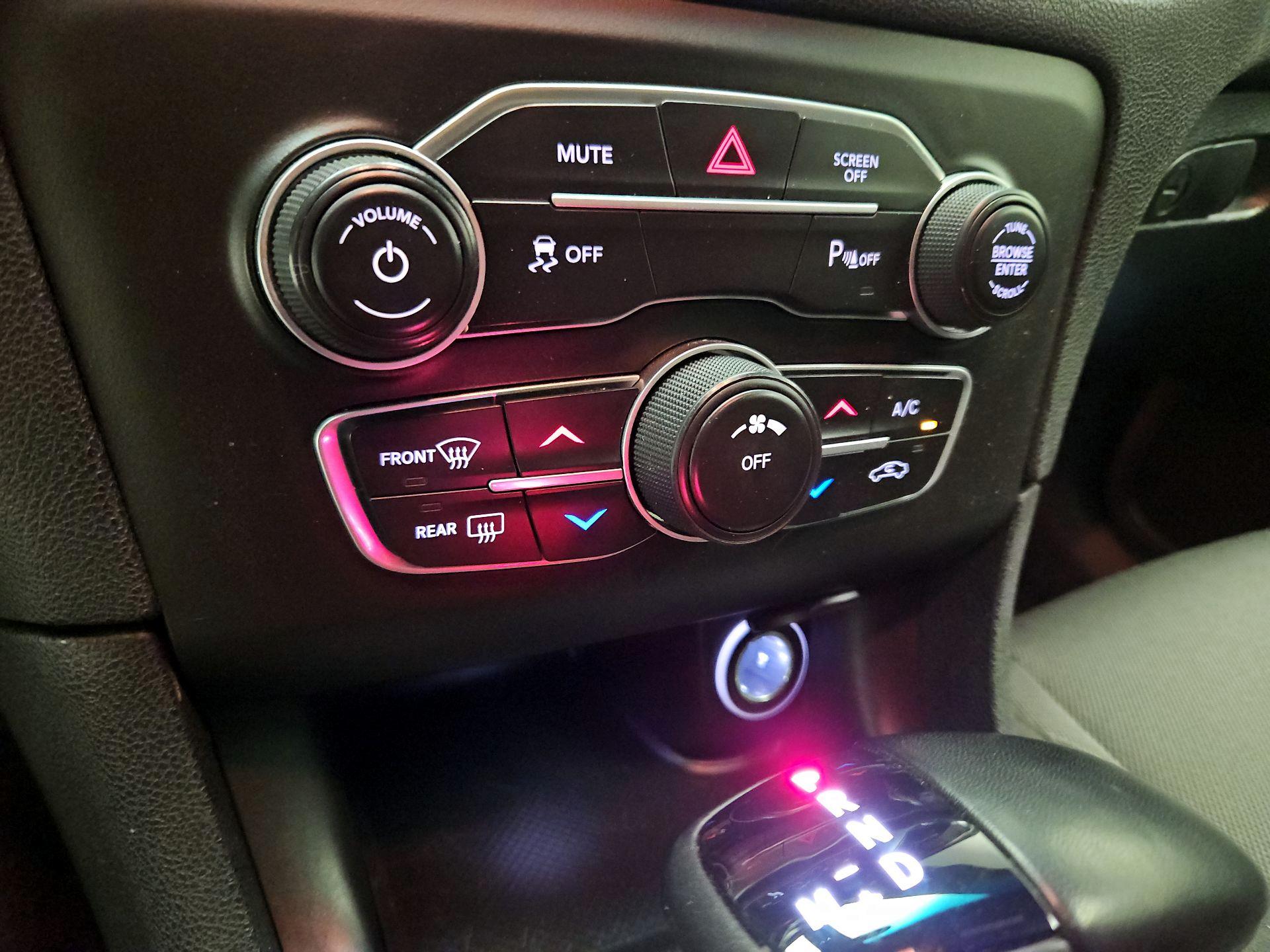 Thumbnail: 2022 Dodge Charger - 16