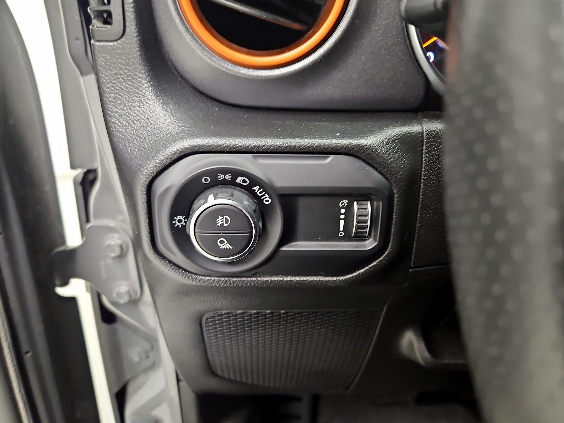 Thumbnail: 2023 Jeep Gladiator - 13