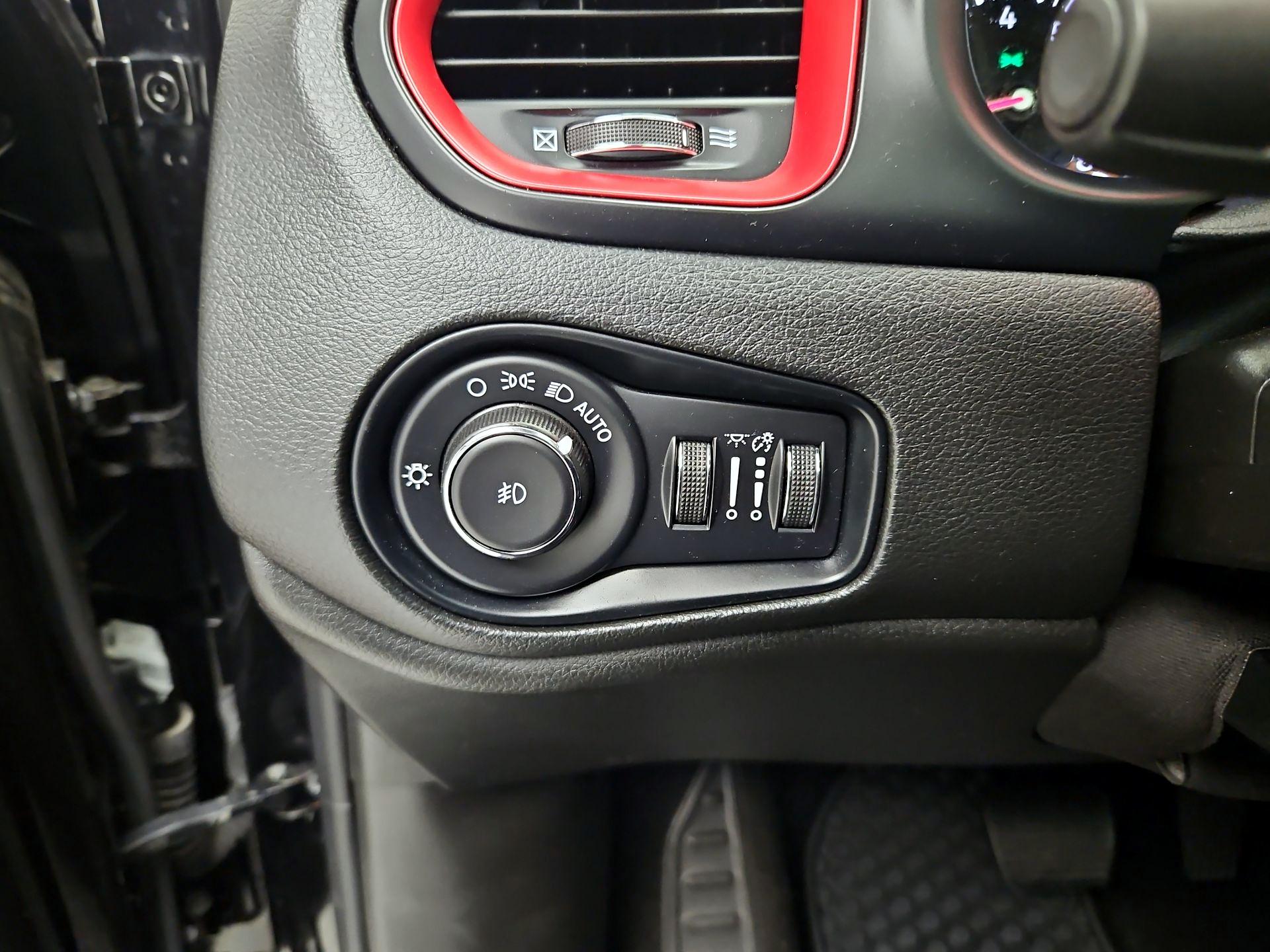 Thumbnail: 2023 Jeep Renegade - 13