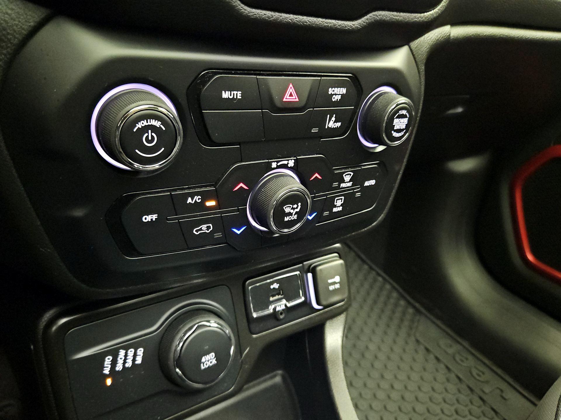 Thumbnail: 2023 Jeep Renegade - 17