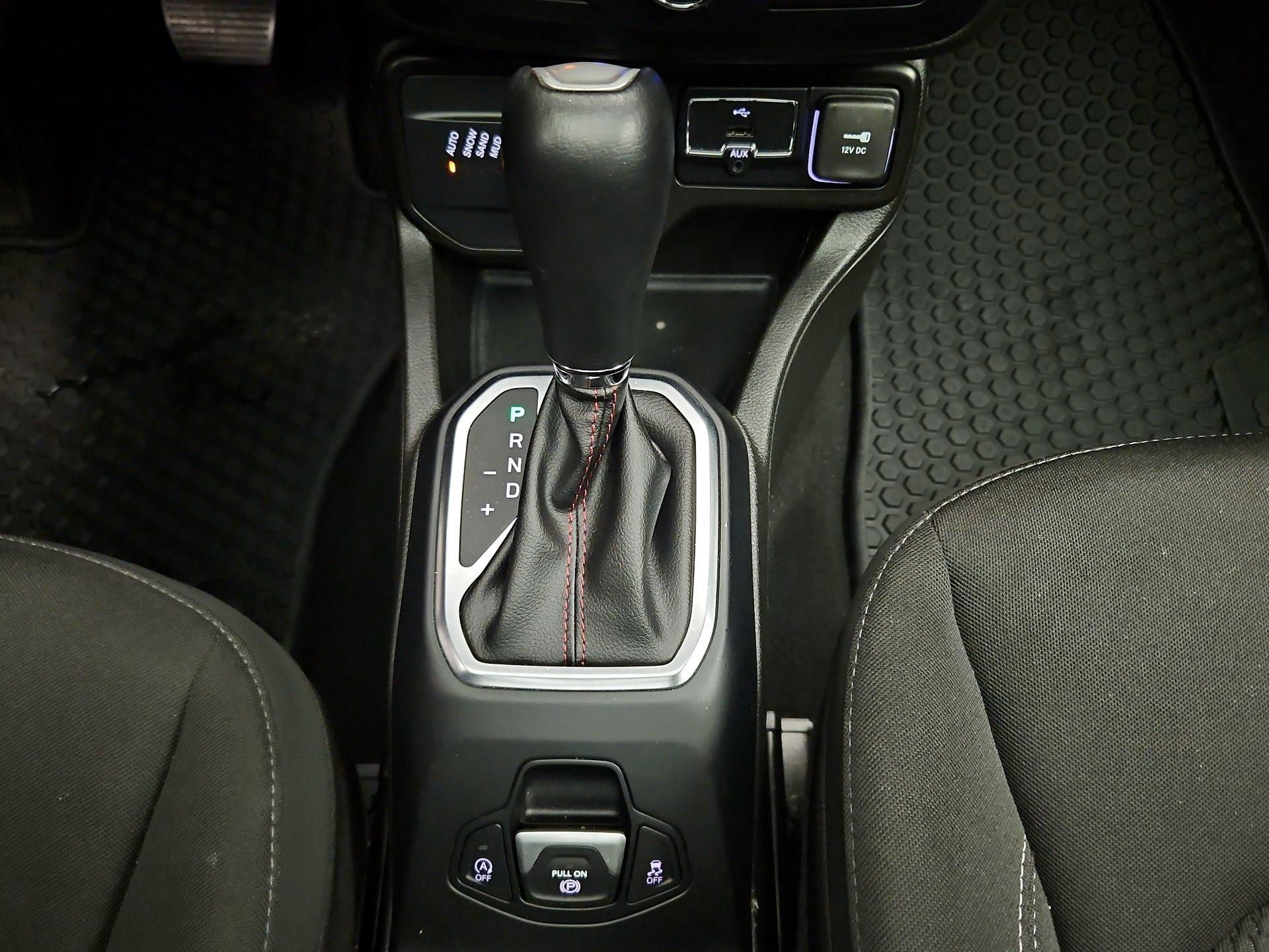 Thumbnail: 2023 Jeep Renegade - 18