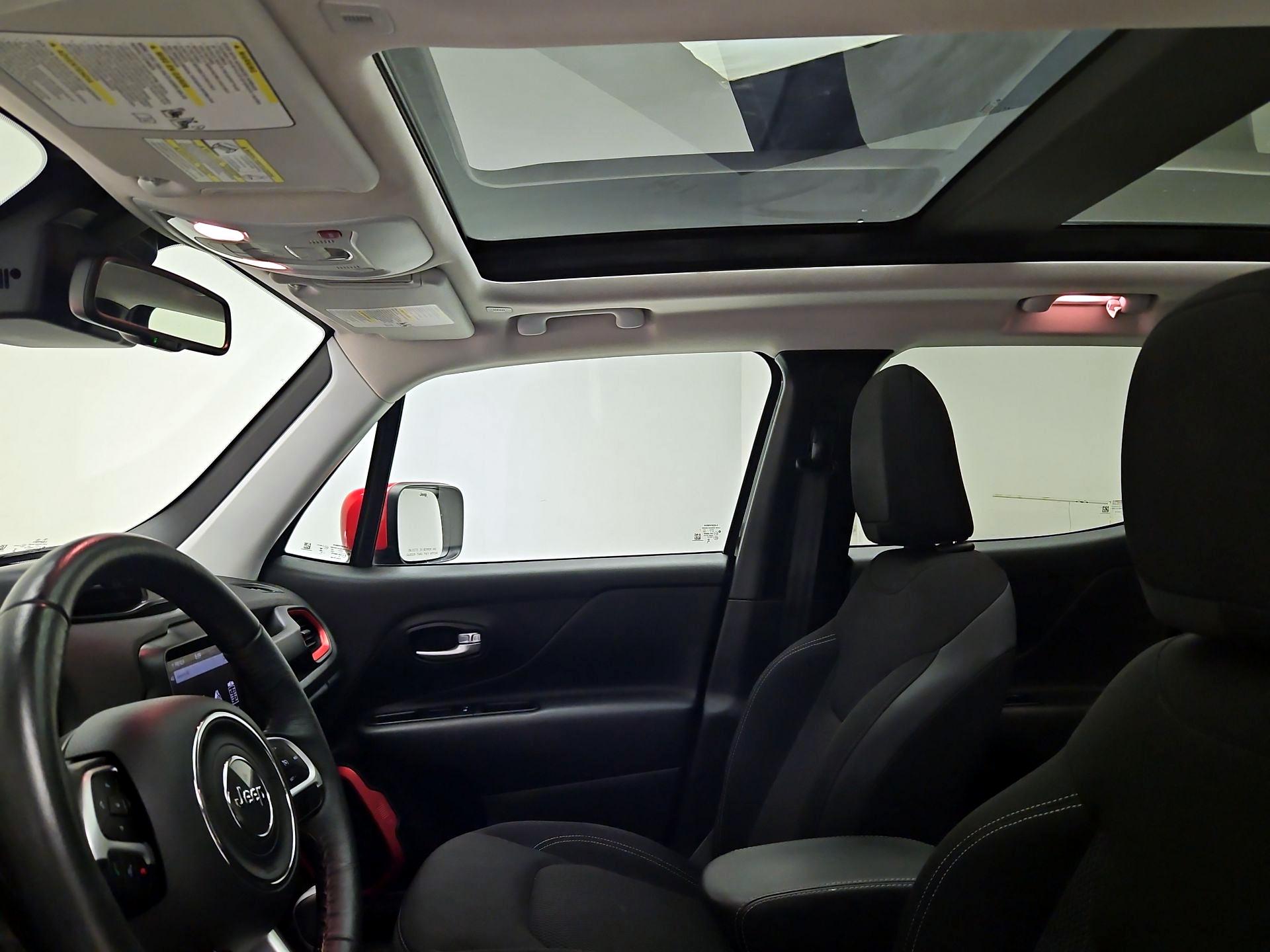 Thumbnail: 2023 Jeep Renegade - 20