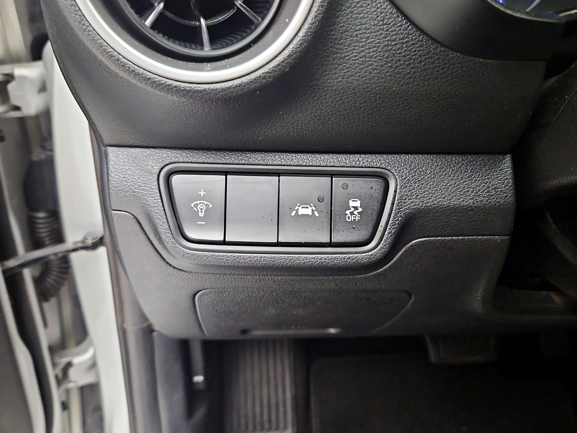 Thumbnail: 2021 Kia Forte - 13