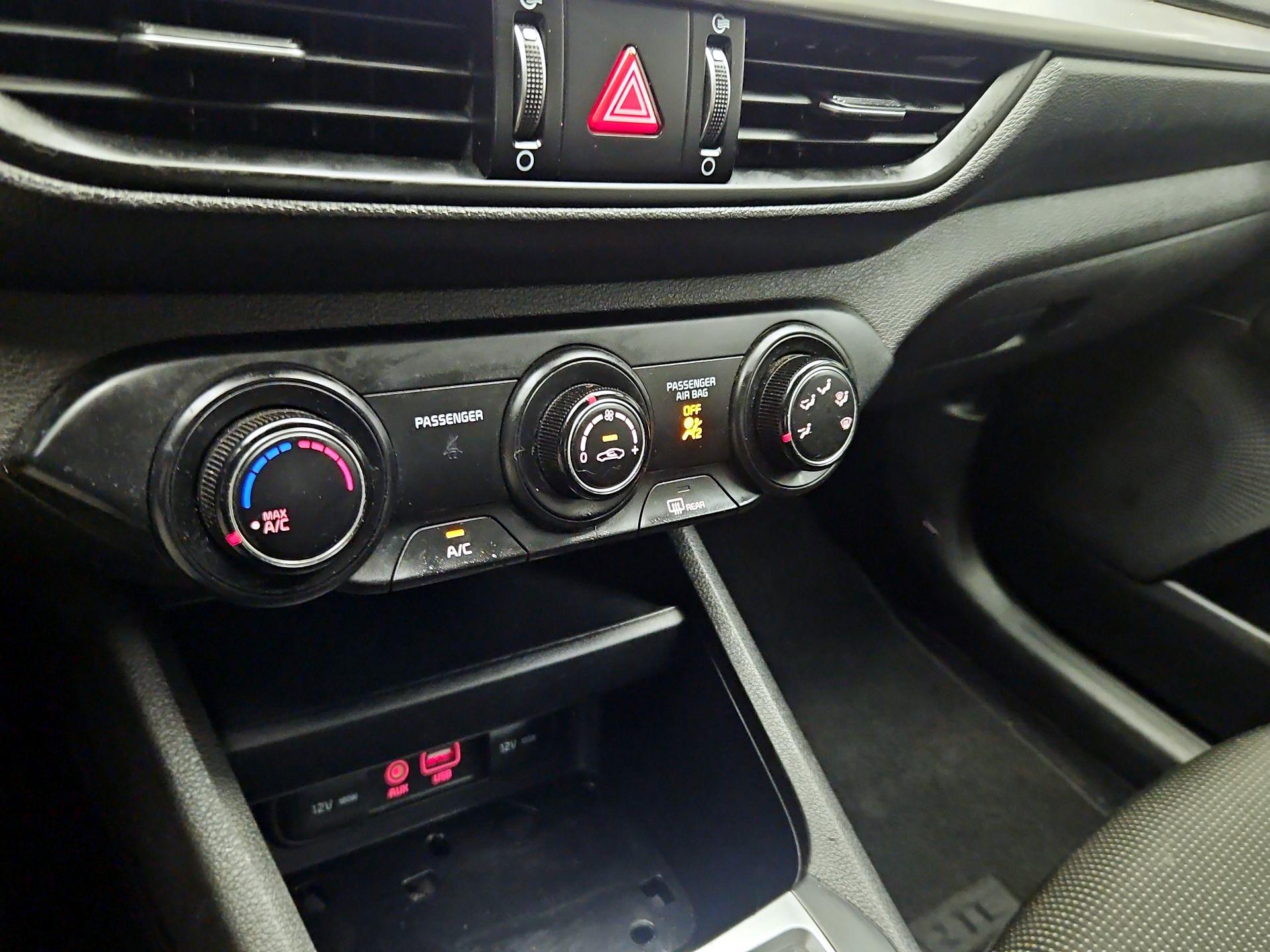 Thumbnail: 2021 Kia Forte - 16