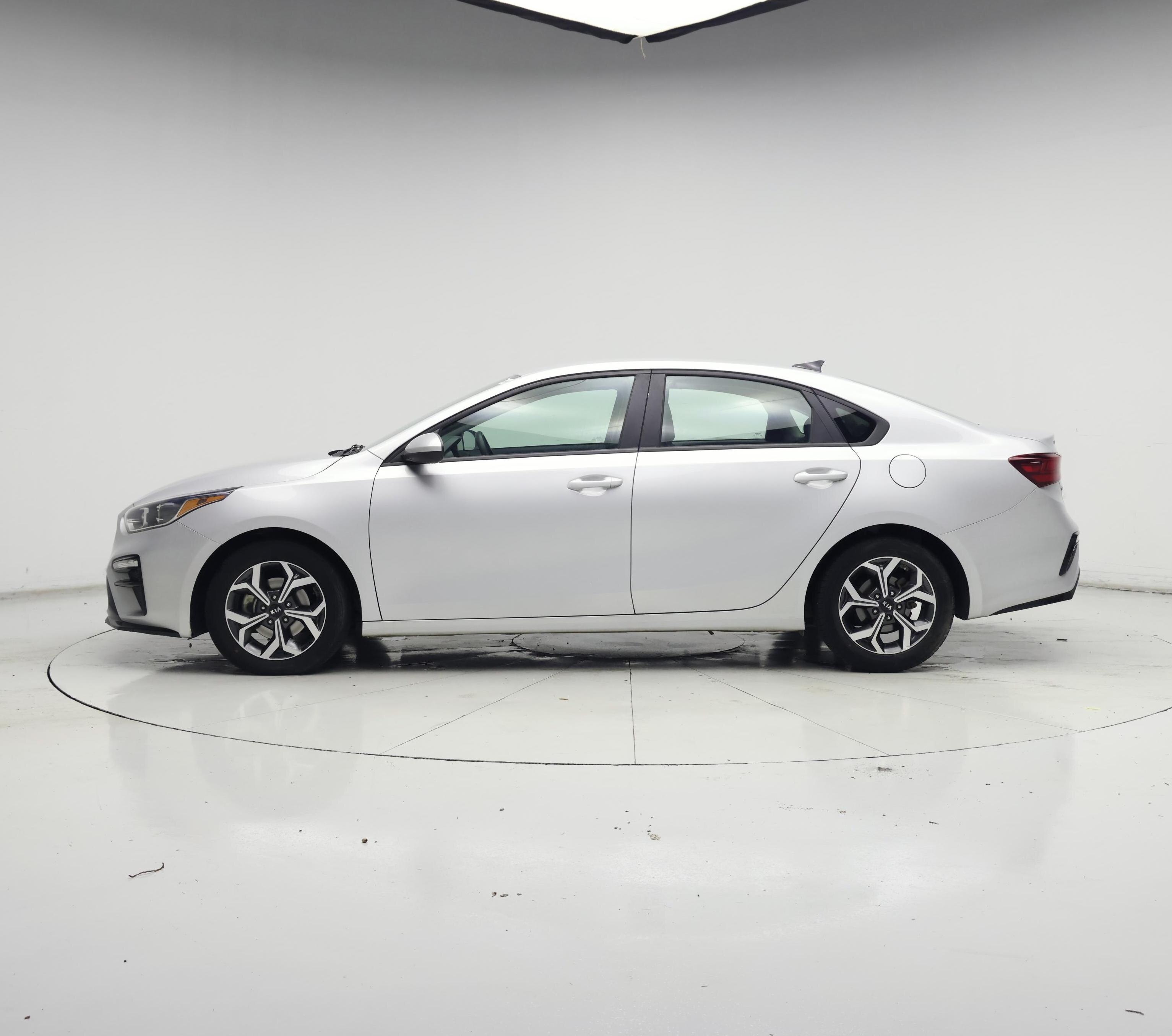Thumbnail: 2021 Kia Forte - 3