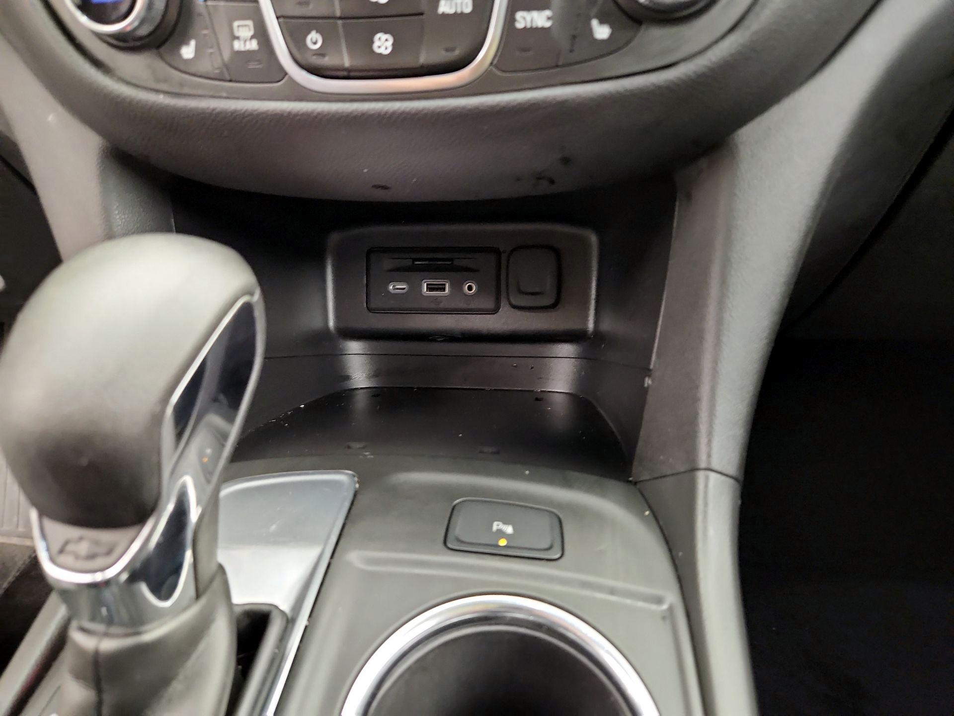 Thumbnail: 2022 Chevrolet Equinox - 18