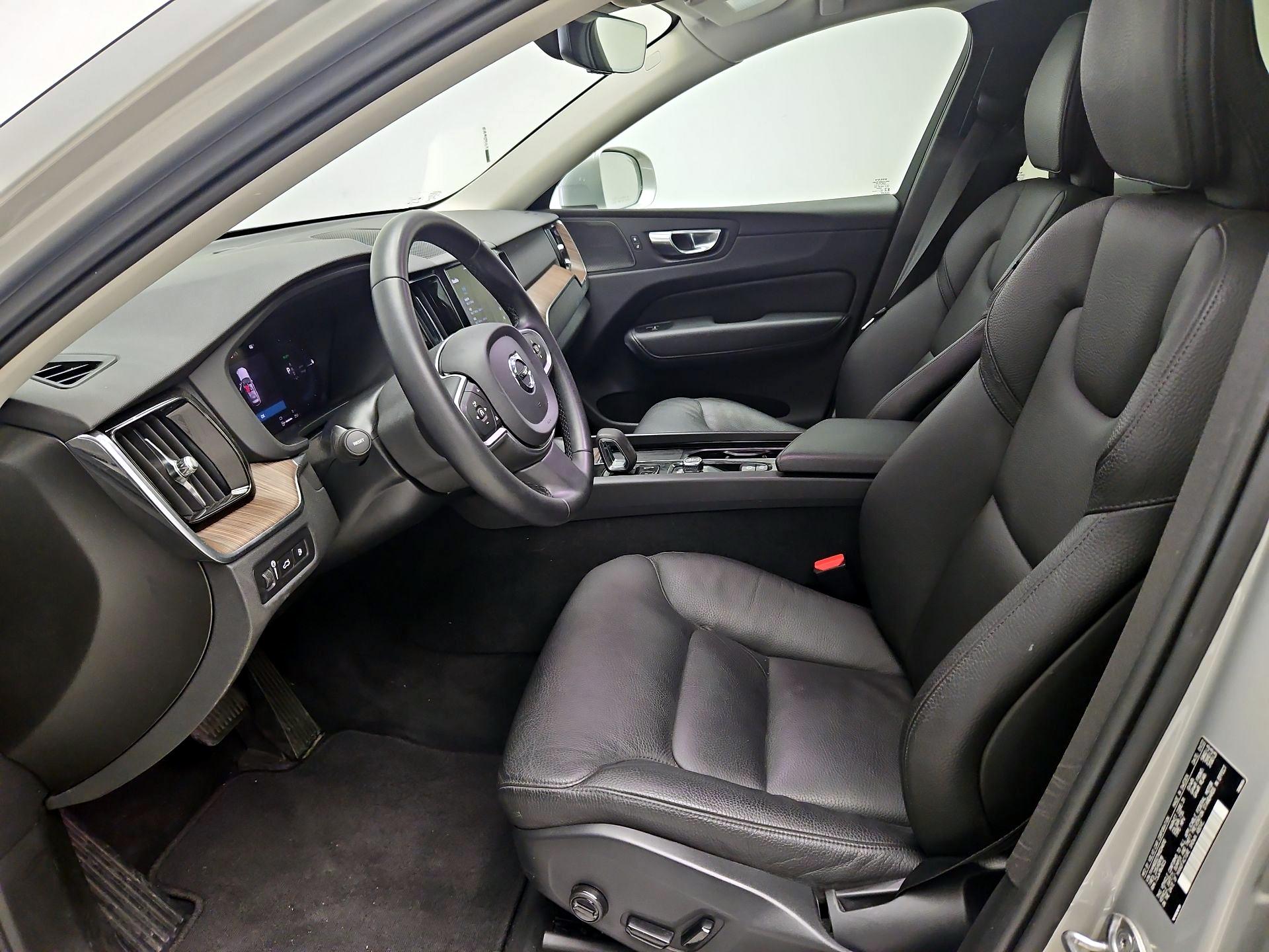 Thumbnail: 2022 Volvo XC60 - 11