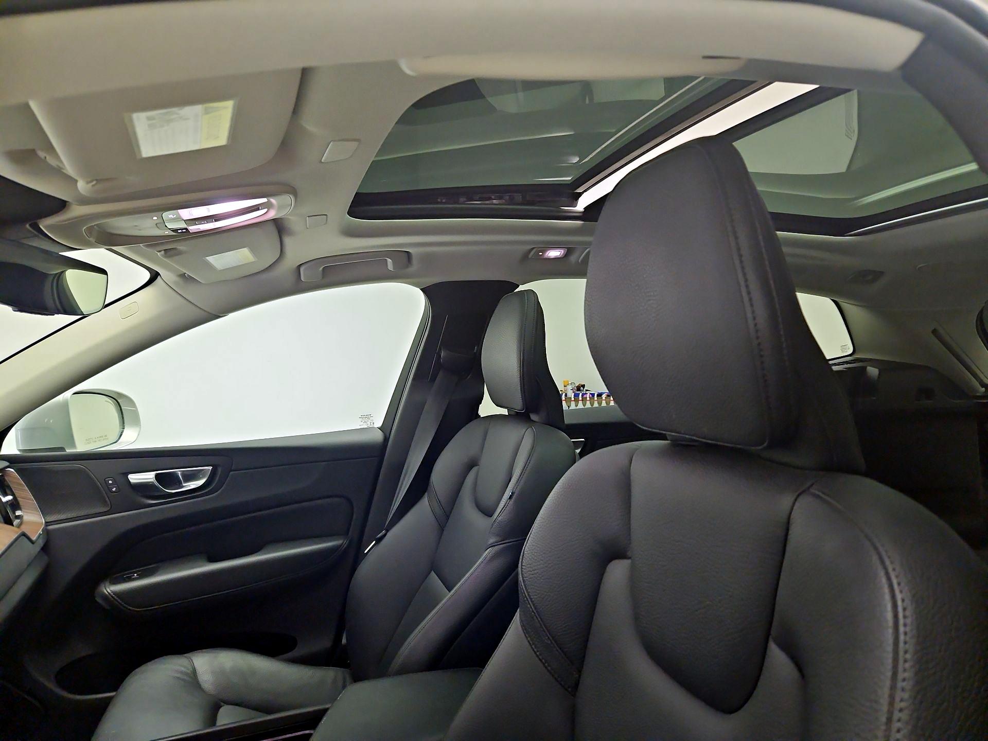 Thumbnail: 2022 Volvo XC60 - 19