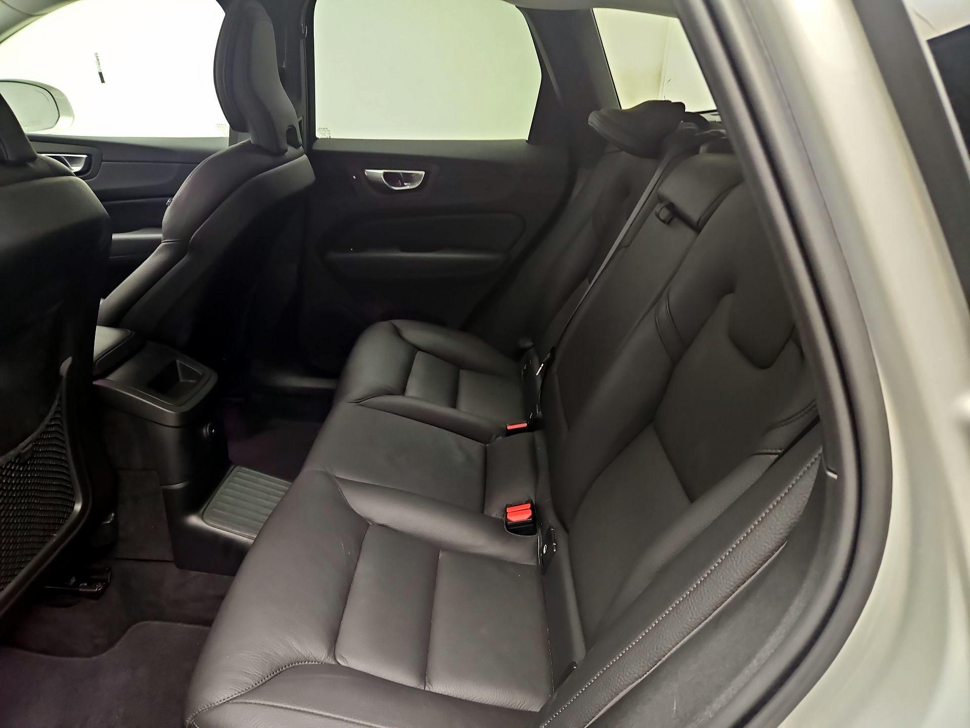 Thumbnail: 2022 Volvo XC60 - 20