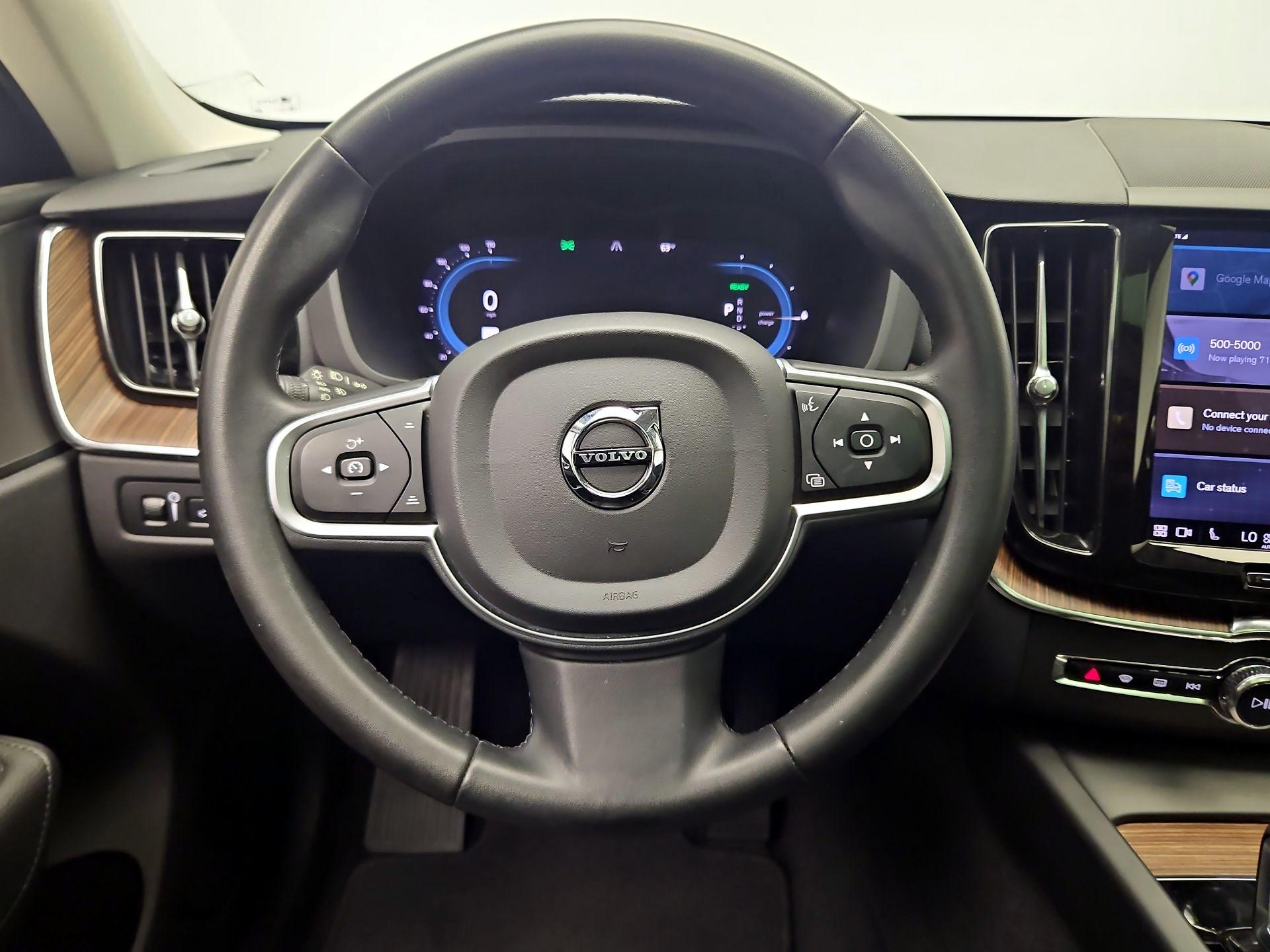 Thumbnail: 2022 Volvo XC60 - 10