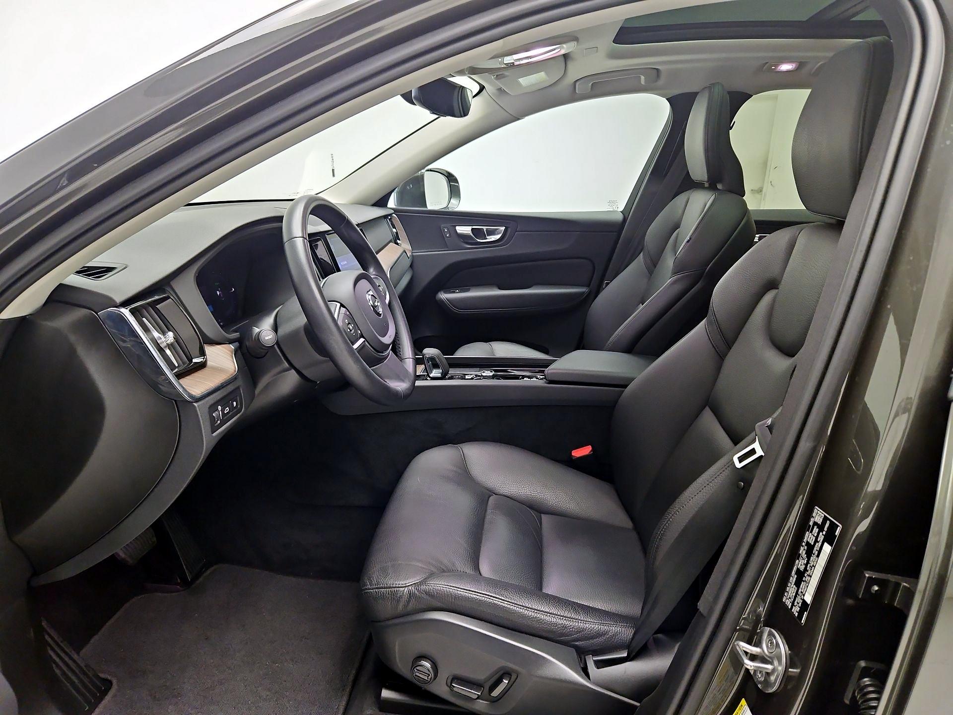 Thumbnail: 2022 Volvo XC60 - 11