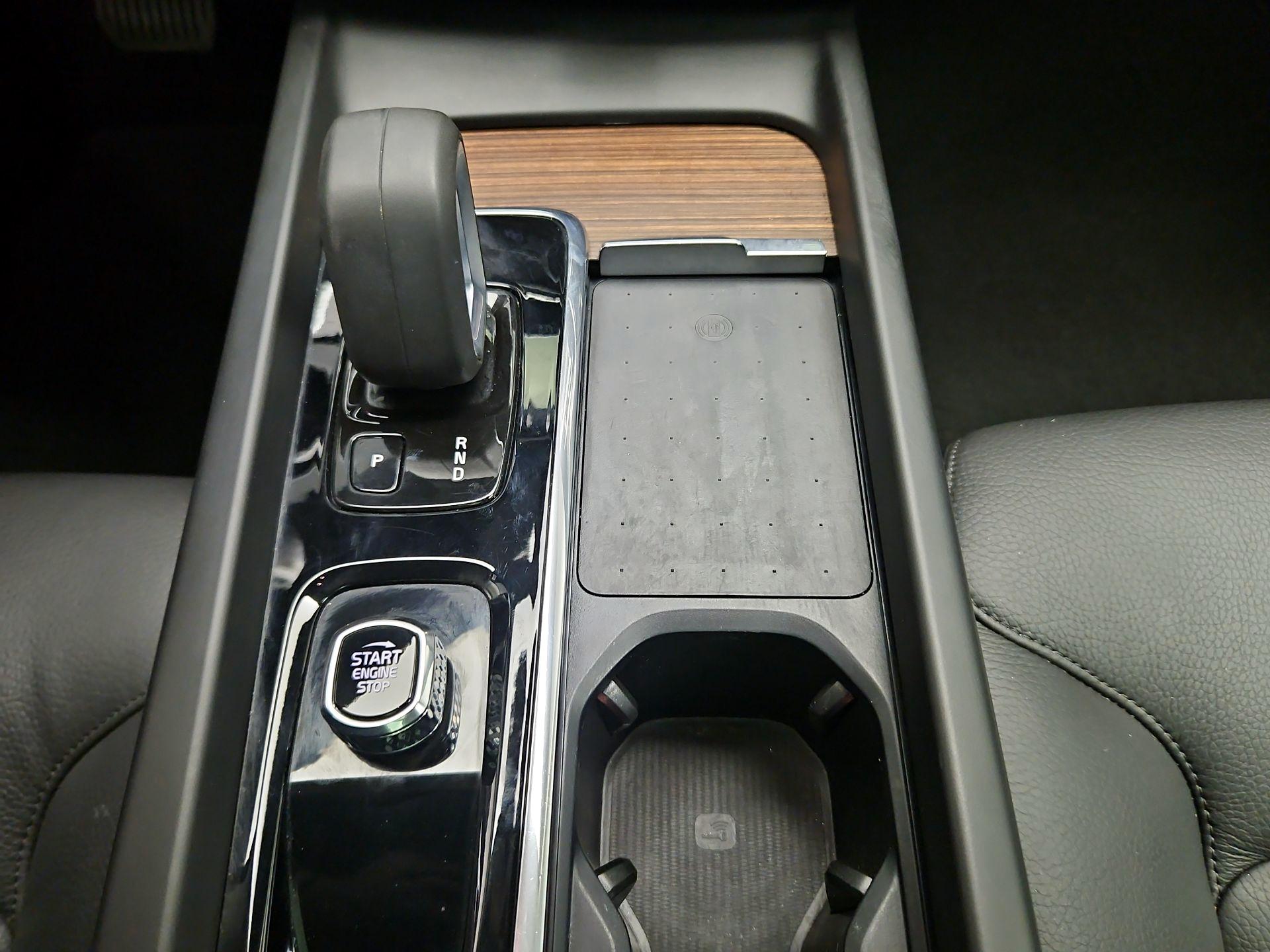 Thumbnail: 2022 Volvo XC60 - 17