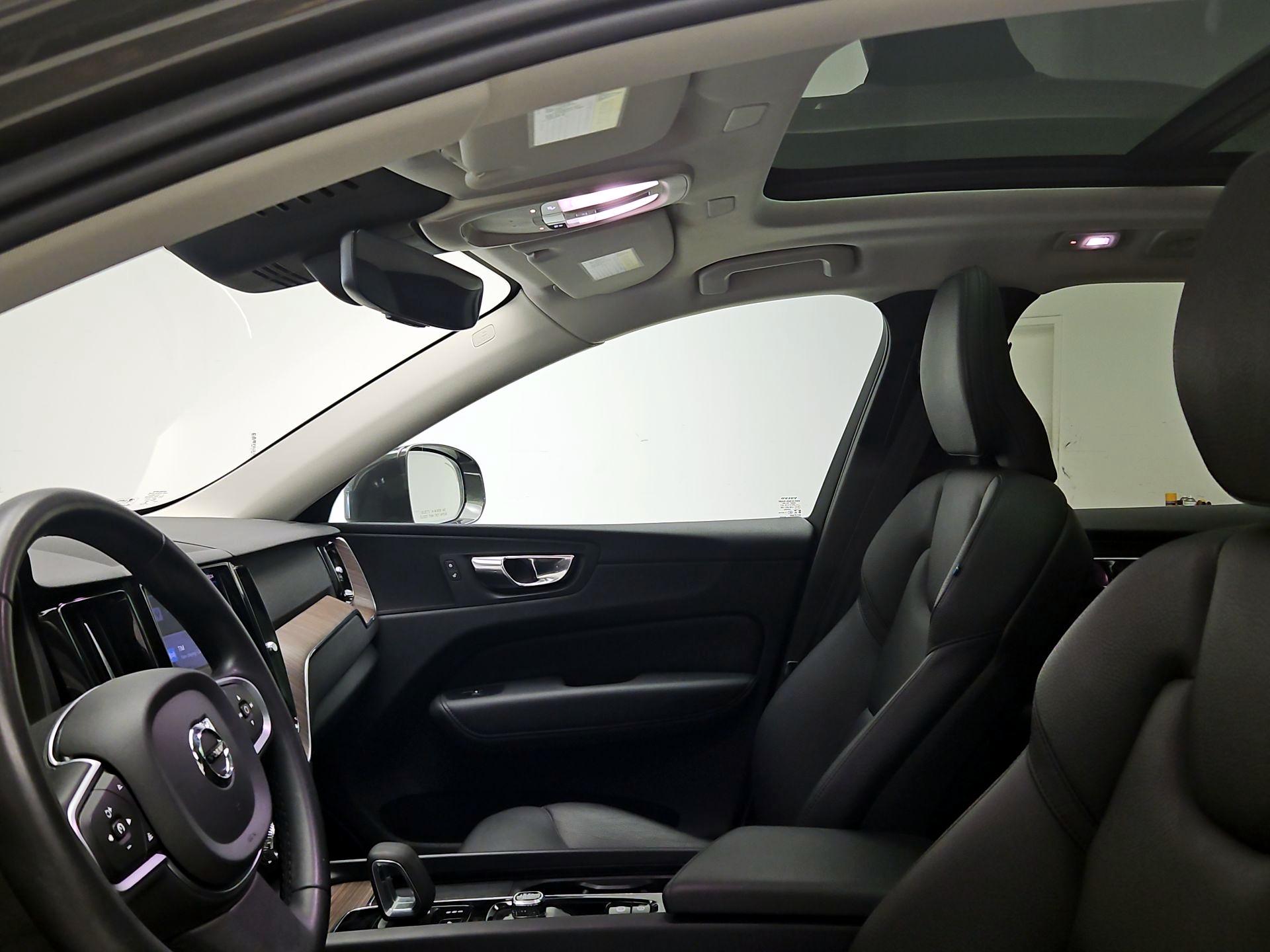 Thumbnail: 2022 Volvo XC60 - 19