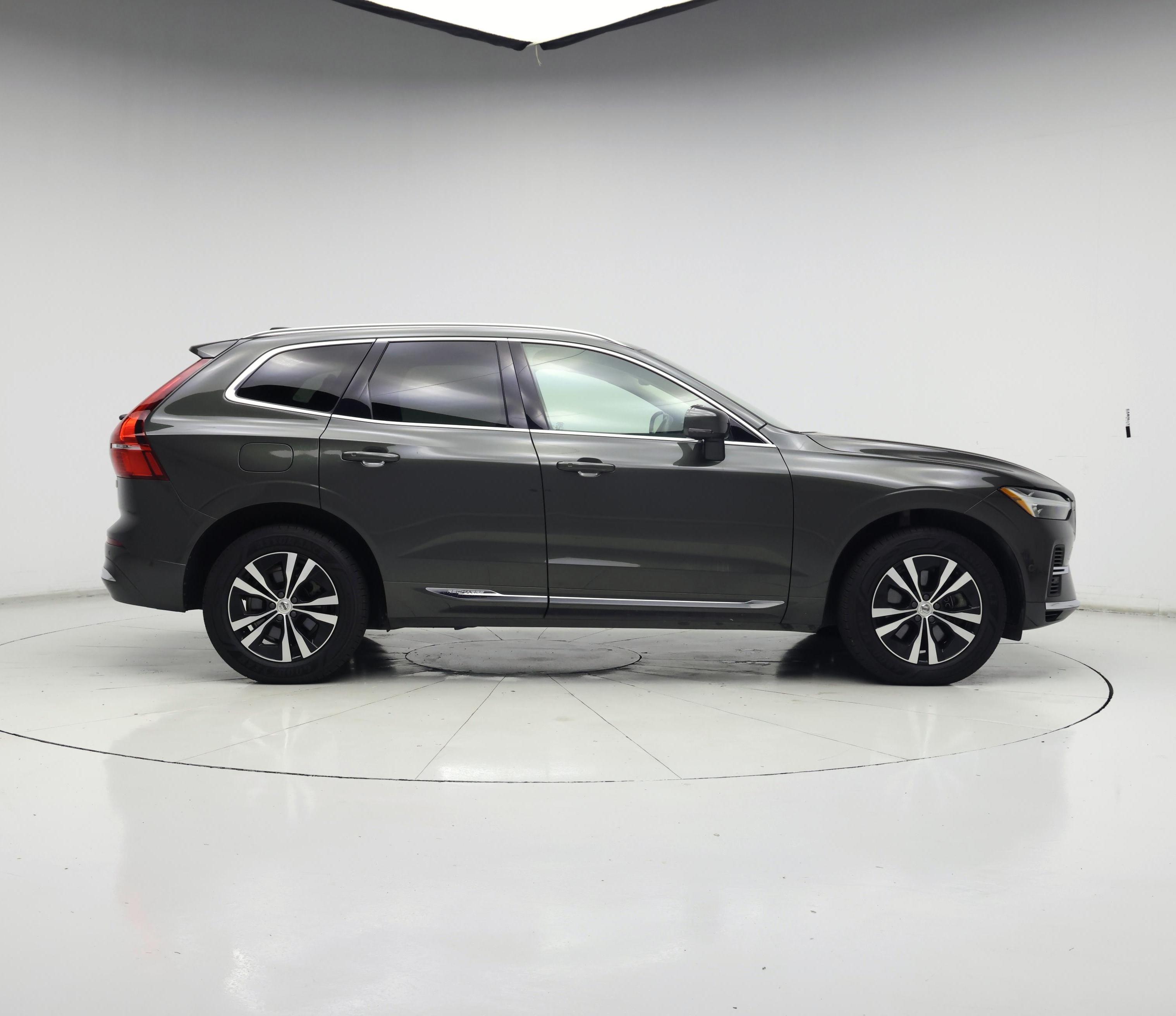 Thumbnail: 2022 Volvo XC60 - 7