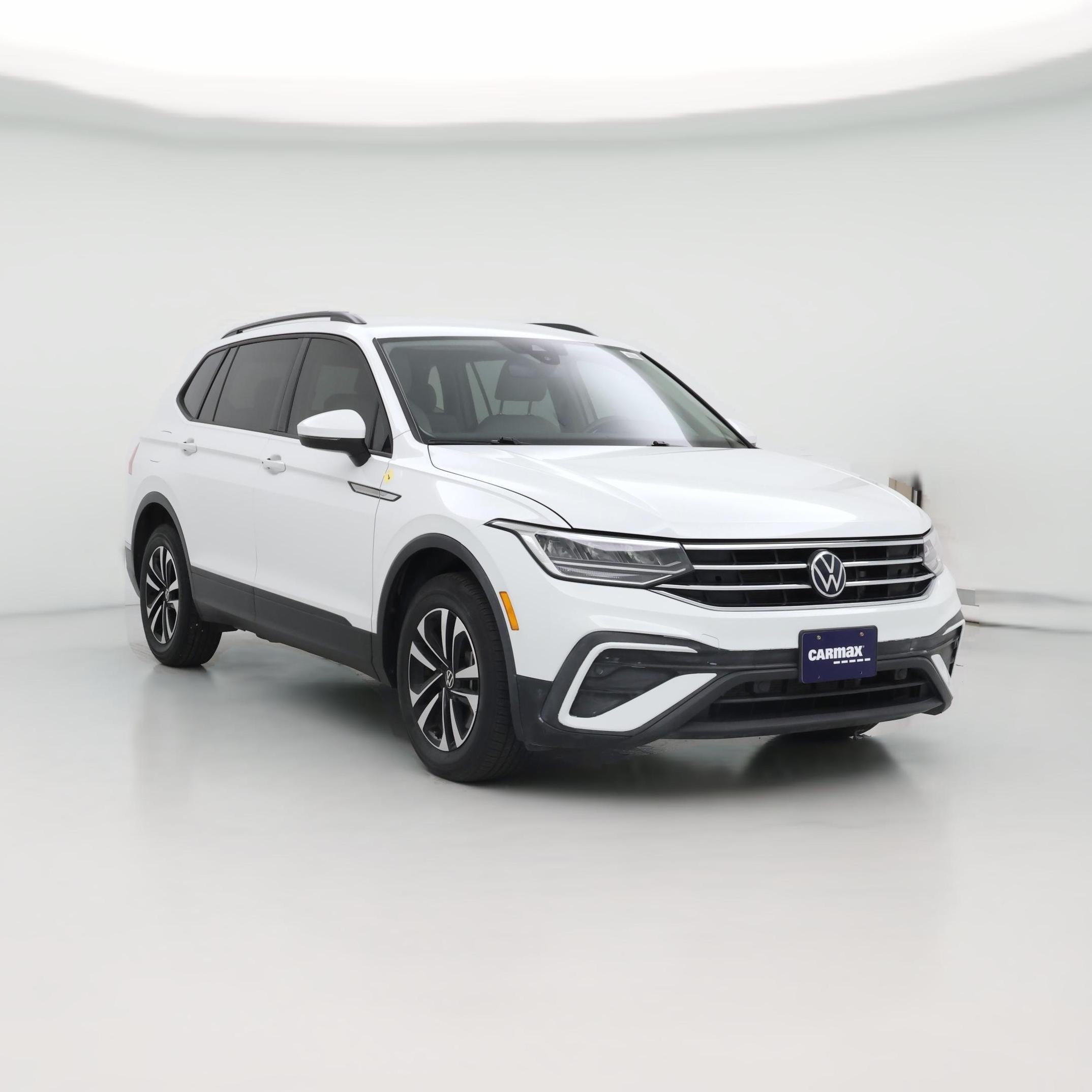 Thumbnail: 2023 Volkswagen Tiguan - 1