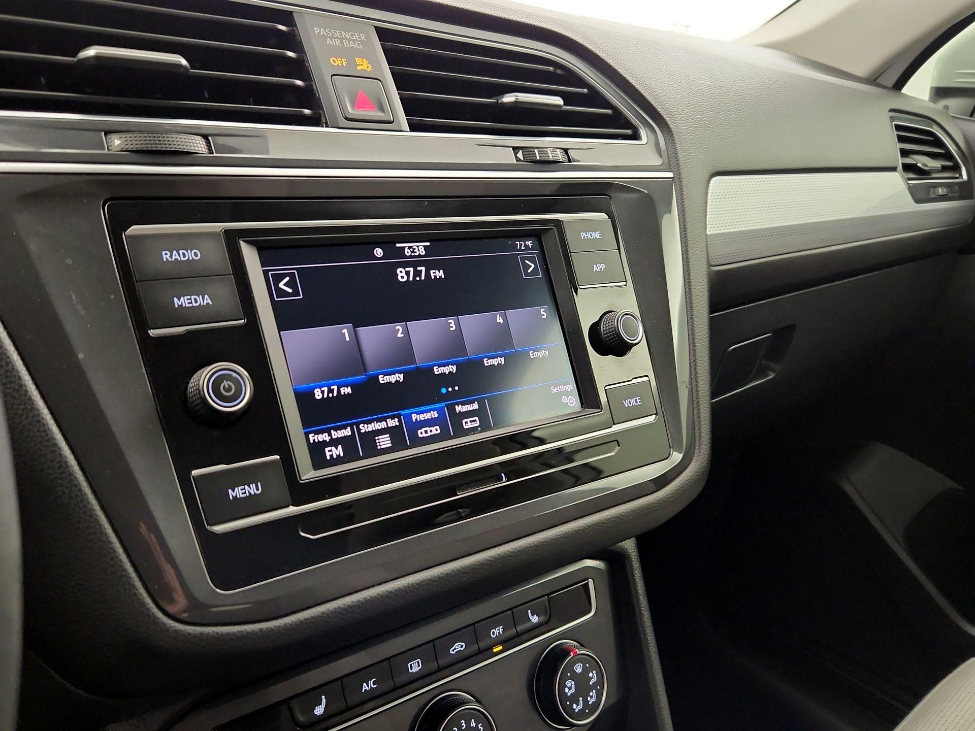 Thumbnail: 2023 Volkswagen Tiguan - 15