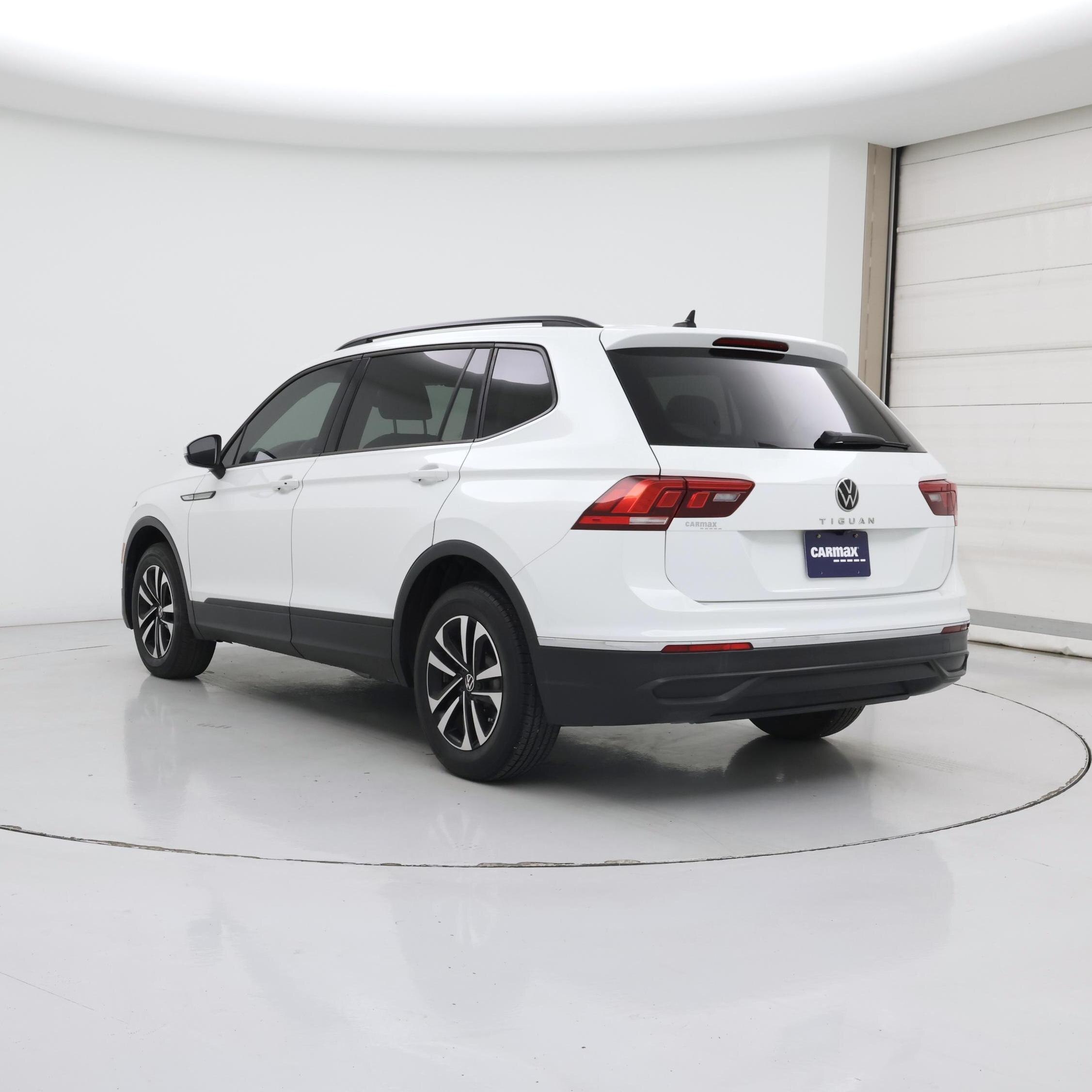 Thumbnail: 2023 Volkswagen Tiguan - 2