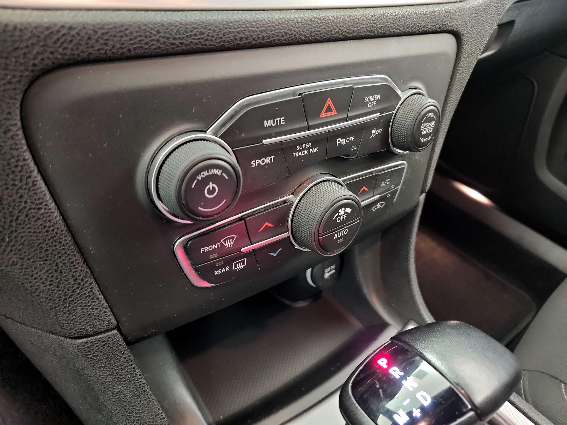 Thumbnail: 2022 Dodge Charger - 16