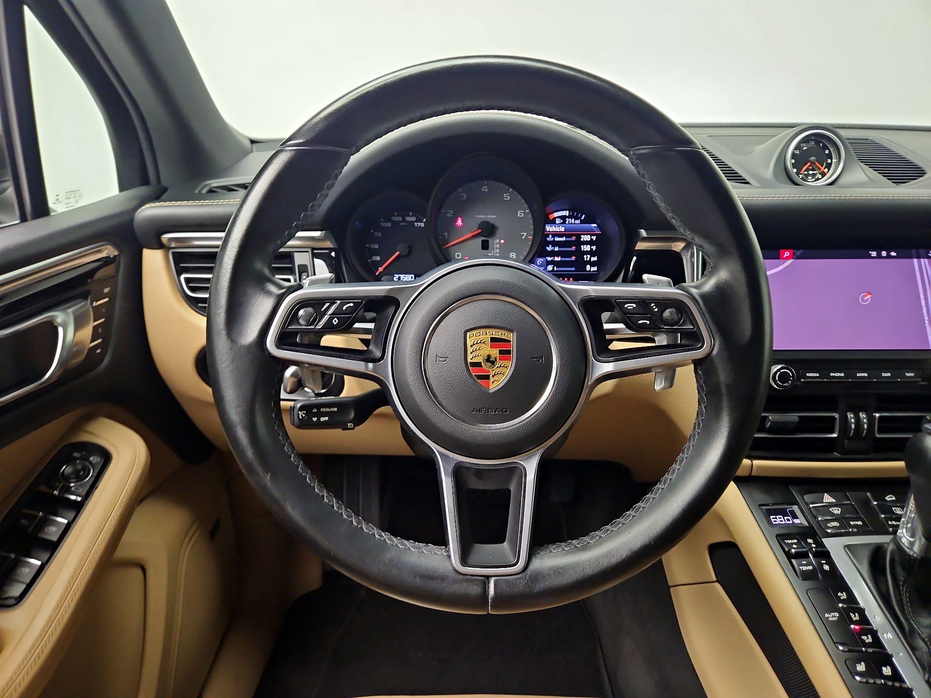 Thumbnail: 2021 Porsche Macan - 10