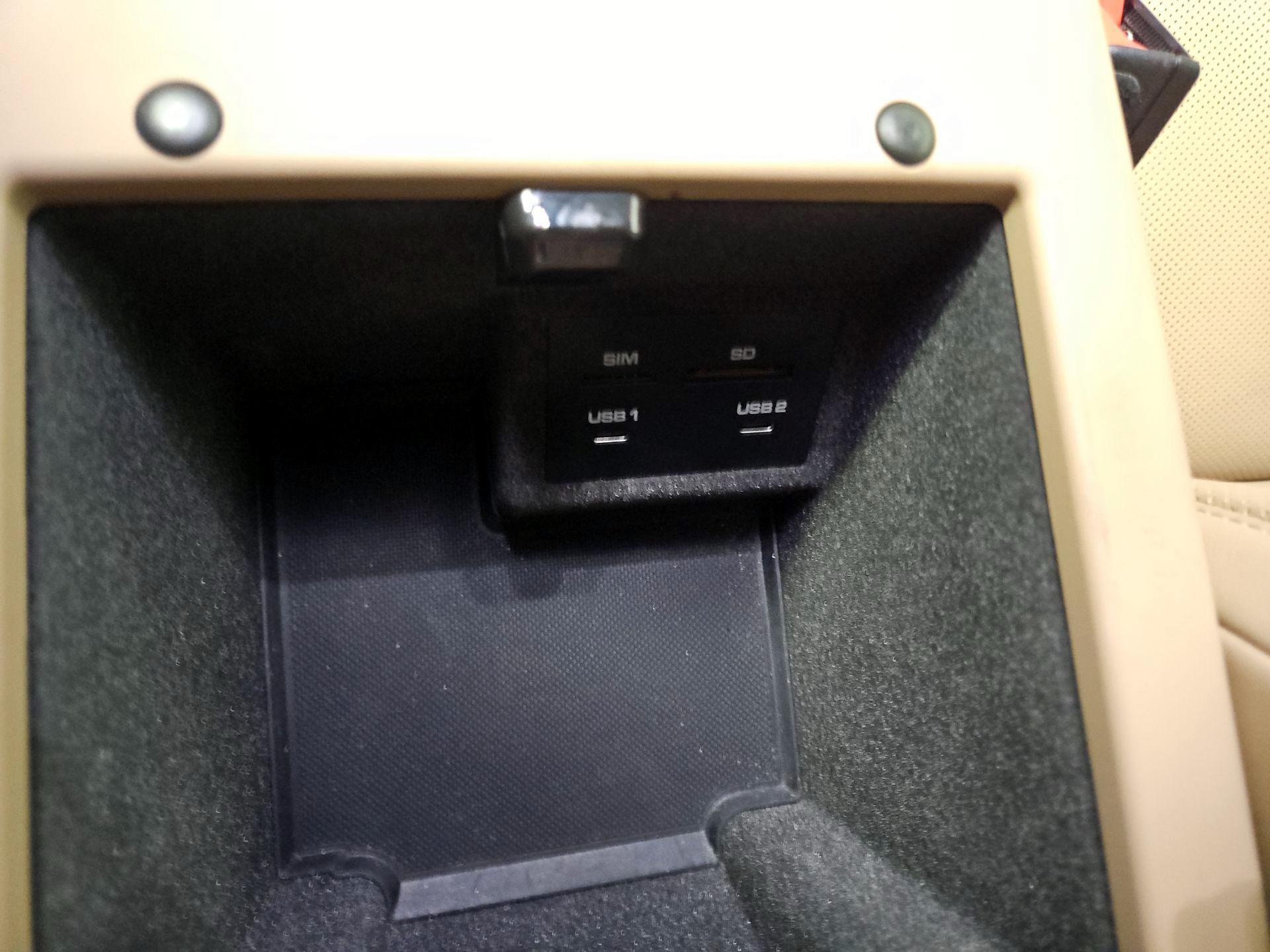 Thumbnail: 2021 Porsche Macan - 19