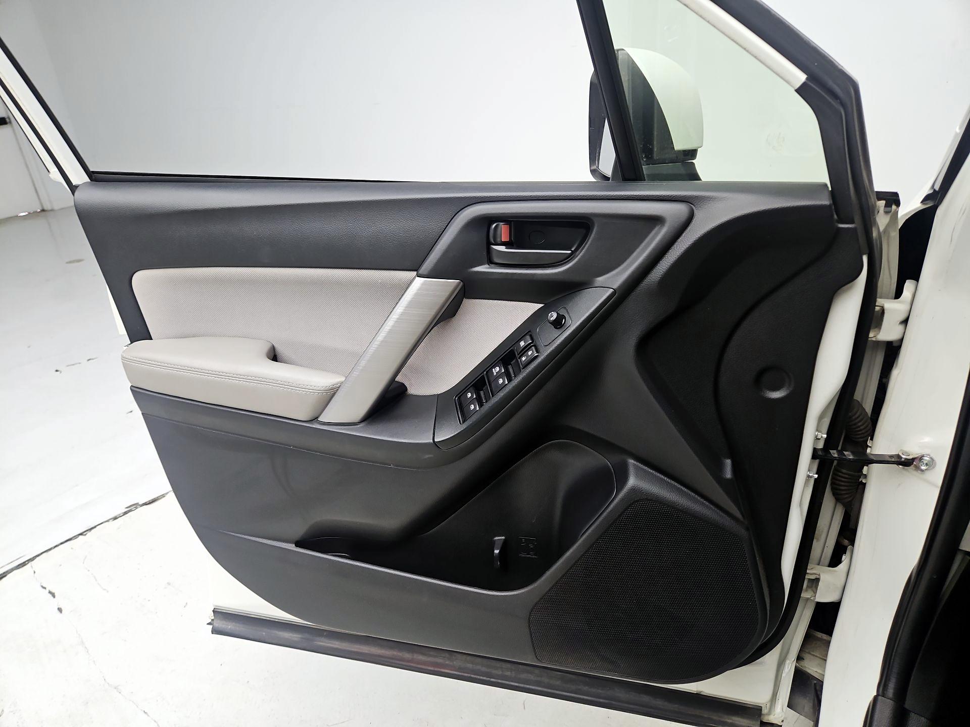 Thumbnail: 2016 Subaru Forester - 12