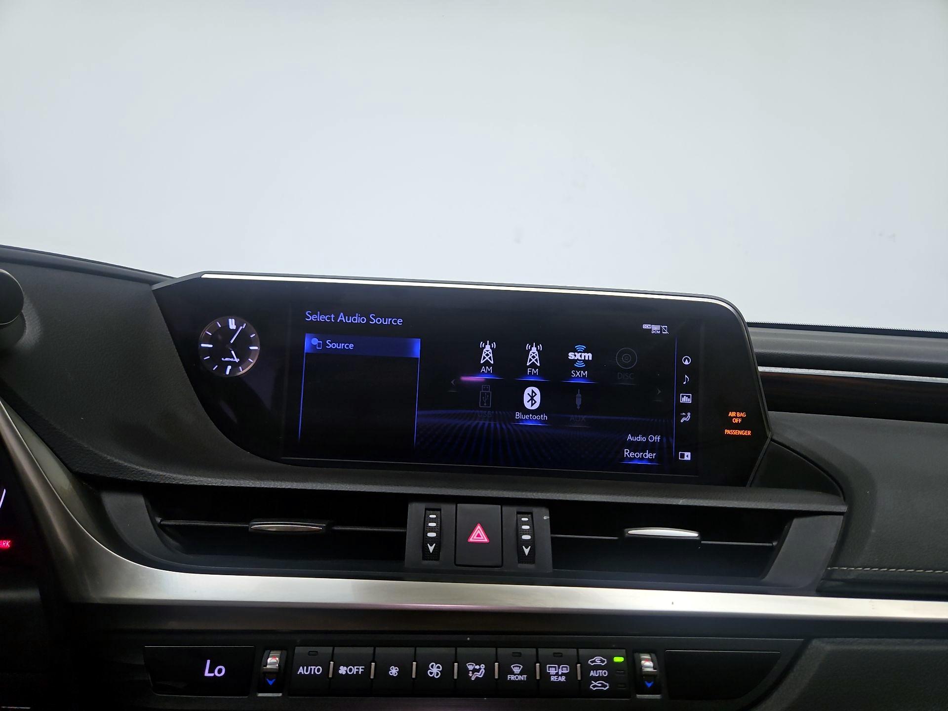 Thumbnail: 2020 Lexus ES - 15